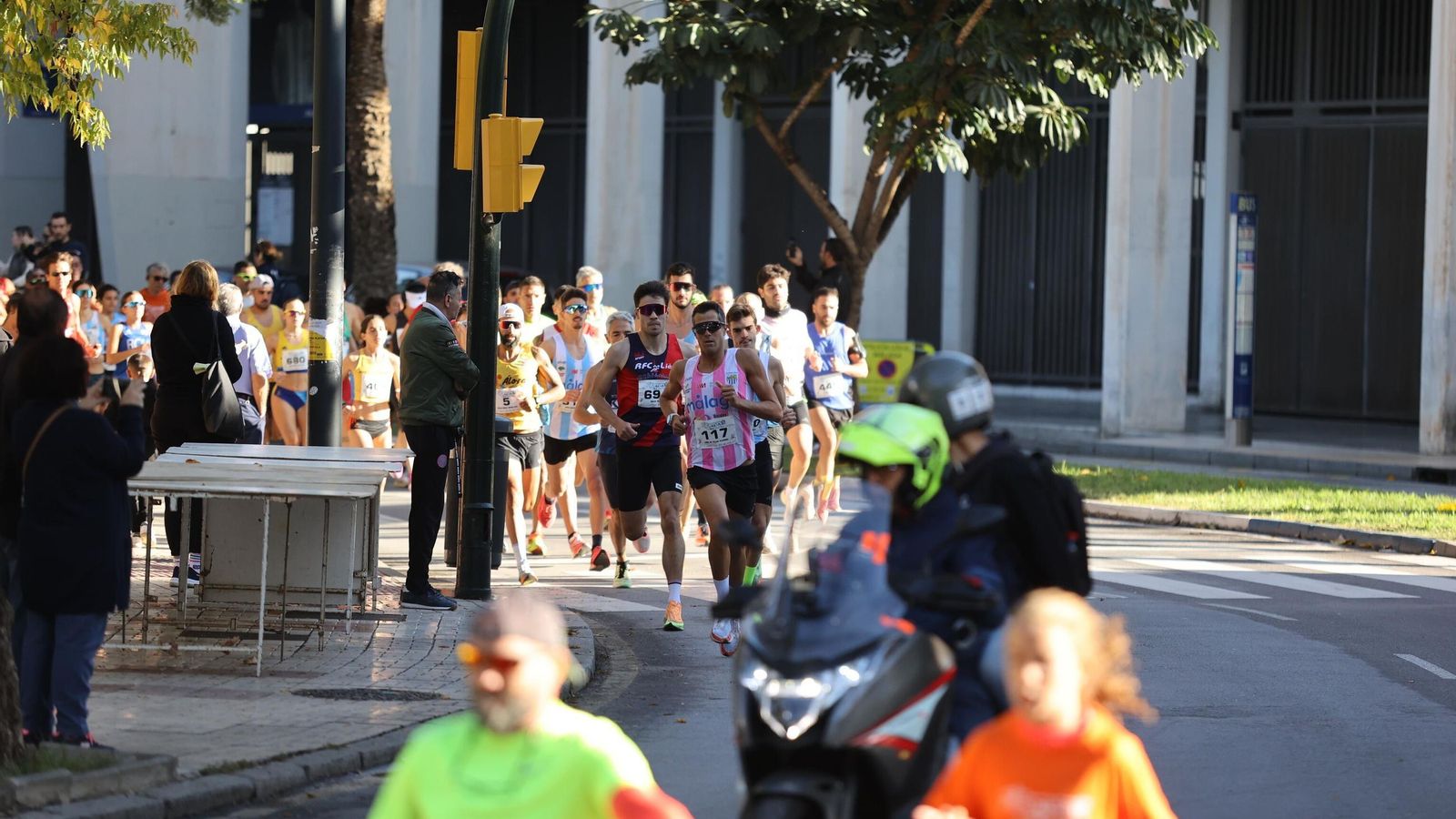 Búscate en las fotos de la Carrera de la Prensa en Málaga