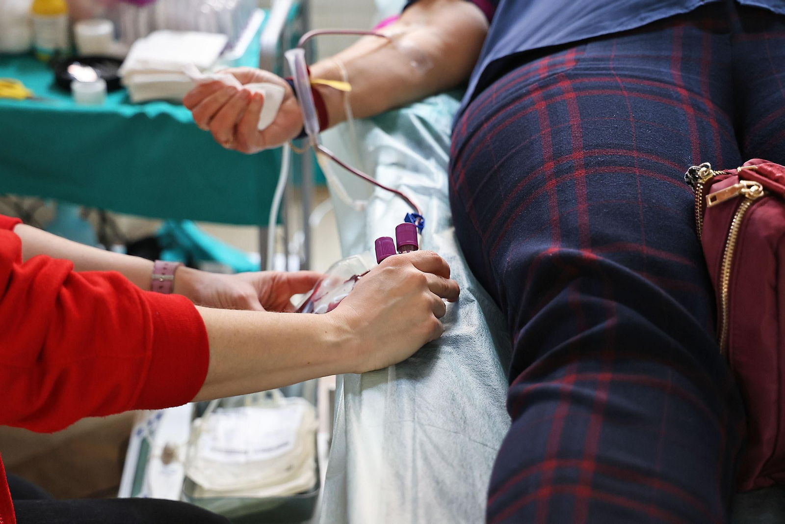 Imágenes de la primera macrocolecta de sangre de este año en Huelva