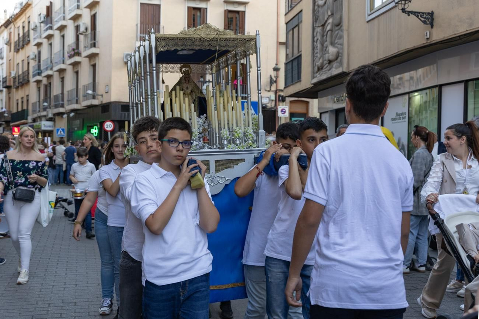 Procesiones infantiles y cruces del 2 de mayo