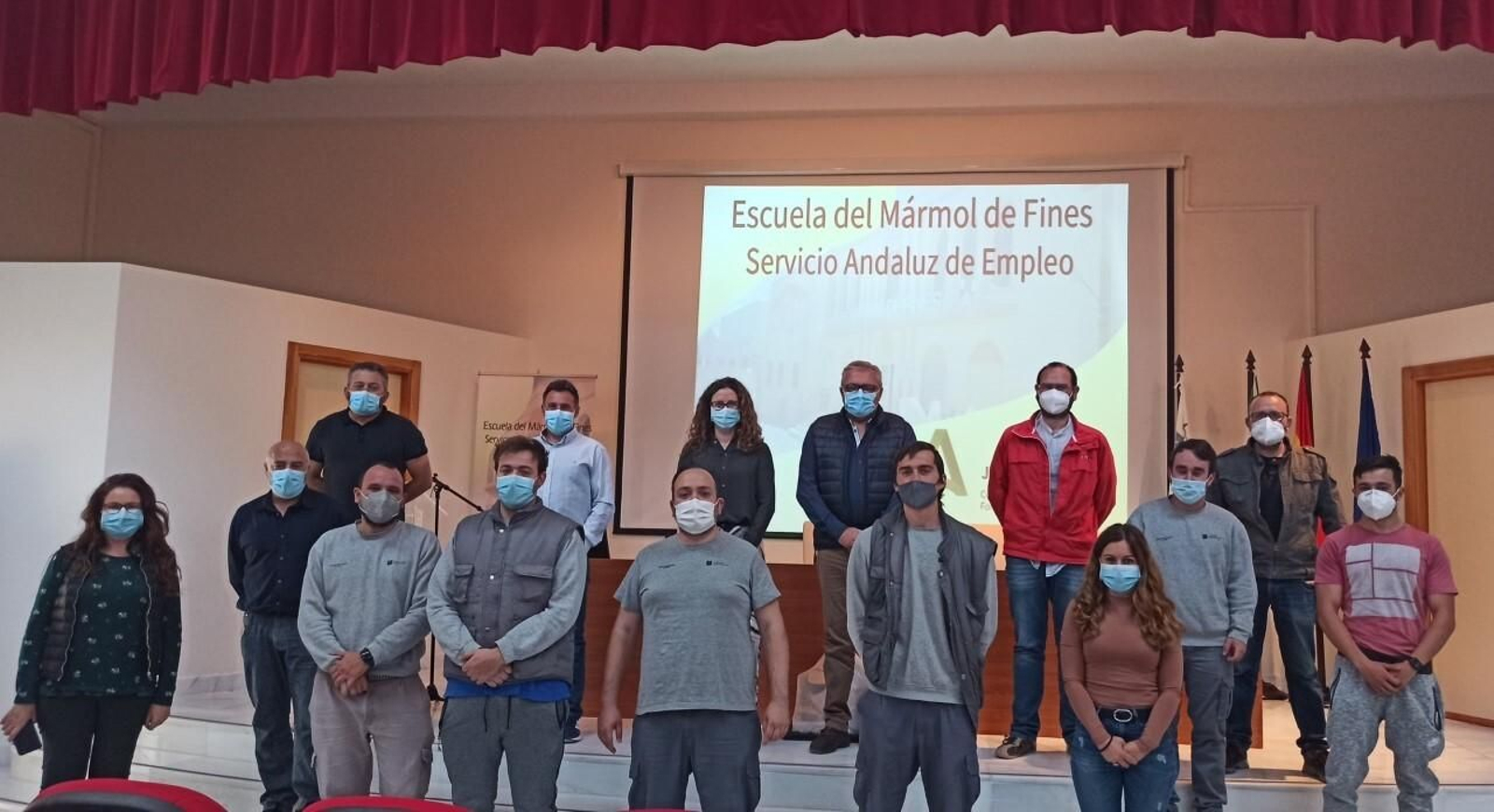El delegado de Empleo clausura un curso de manejo de maquinaria de control numérico, el último de la anterior programación