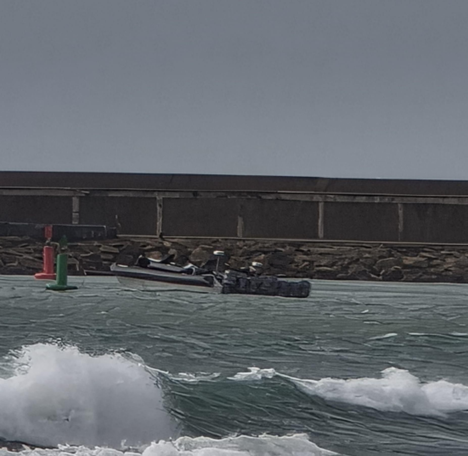 Narcolanchas resguardándose del temporal este viernes en el puerto de Barbate. Narcolanchas resguardándose del temporal este viernes en el puerto de Barbate.