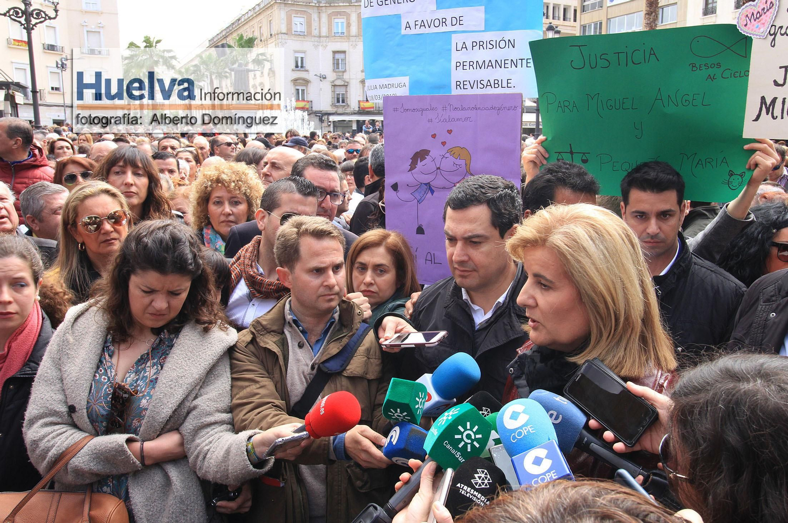 Imágenes de la manifestación contra la derogación de la prisión permanente revisable celebrada en Huelva