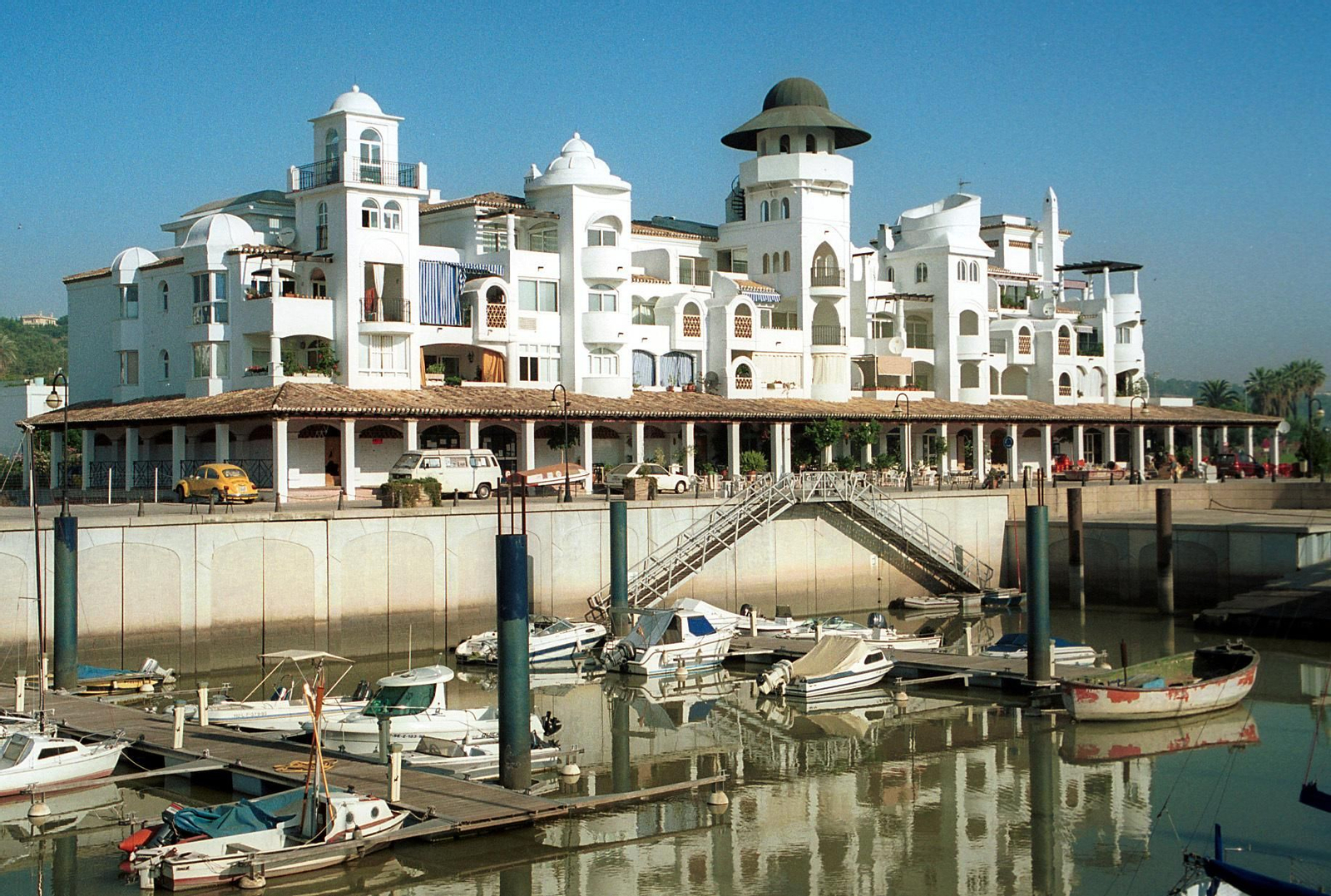 Punto de partida de la ruta en el Puerto Deportivo de Gelves.