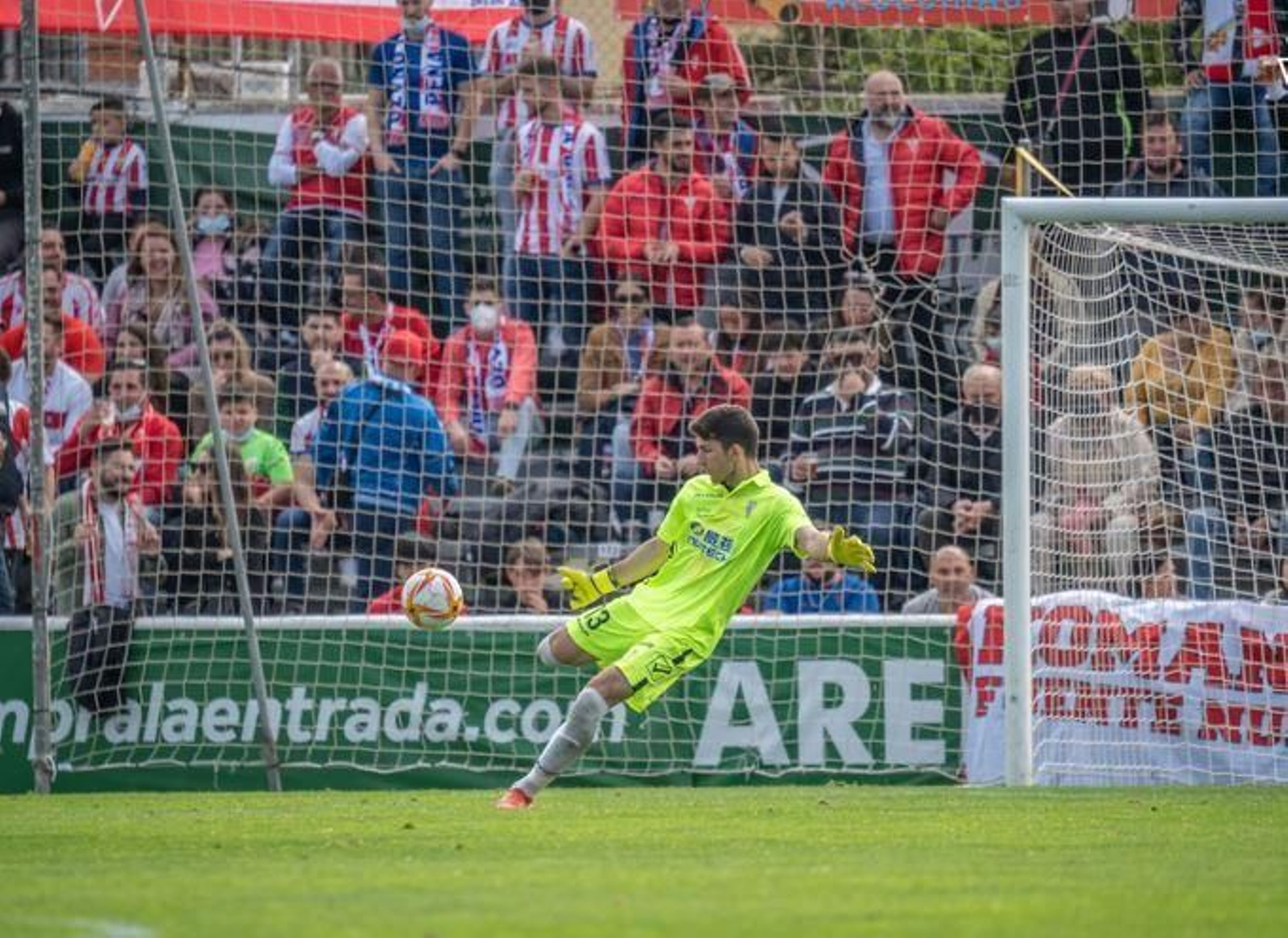 Pol Tristán saca de puerta en Sanlúcar.