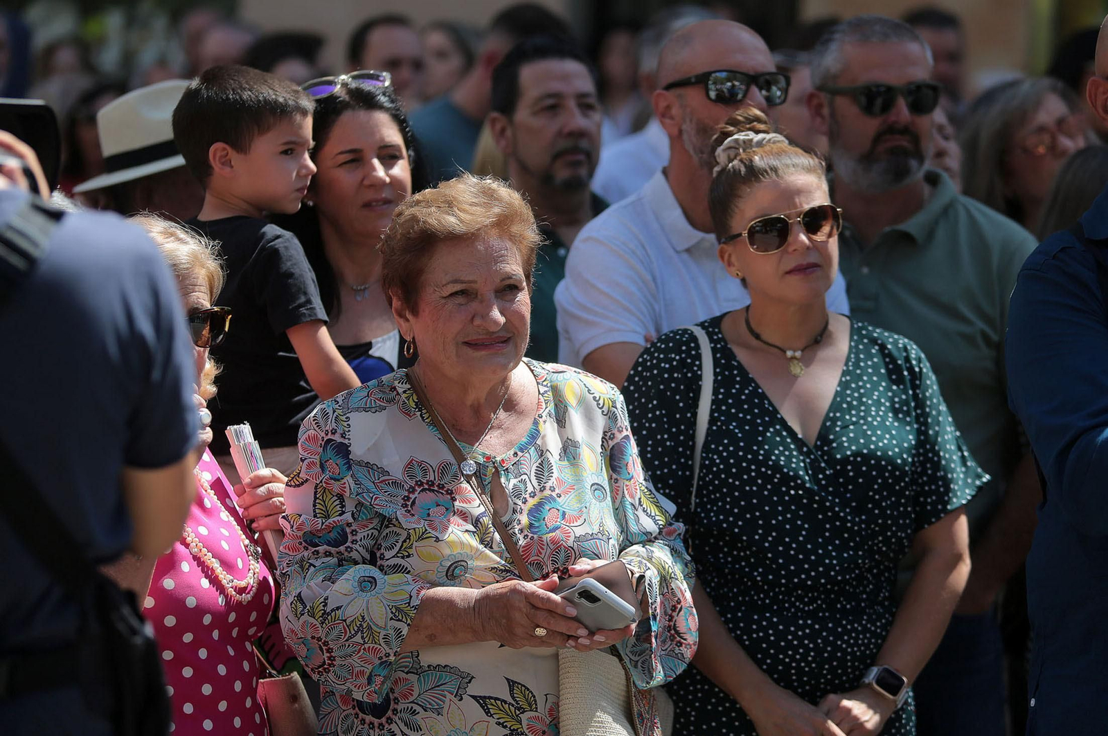 Imágenes del descubrimiento de la escultura en honor a Joseli Carrión