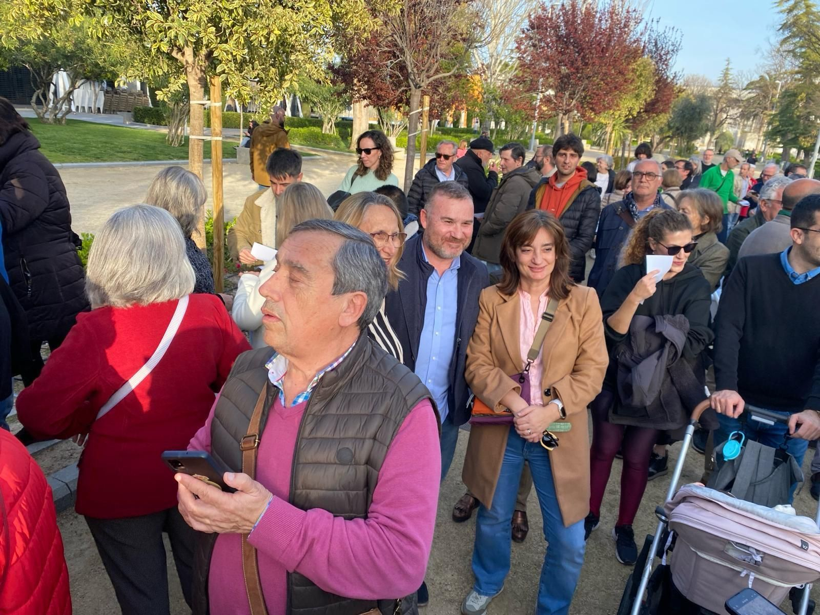 Manifestación en La Alameda contra el paso de ambulancias