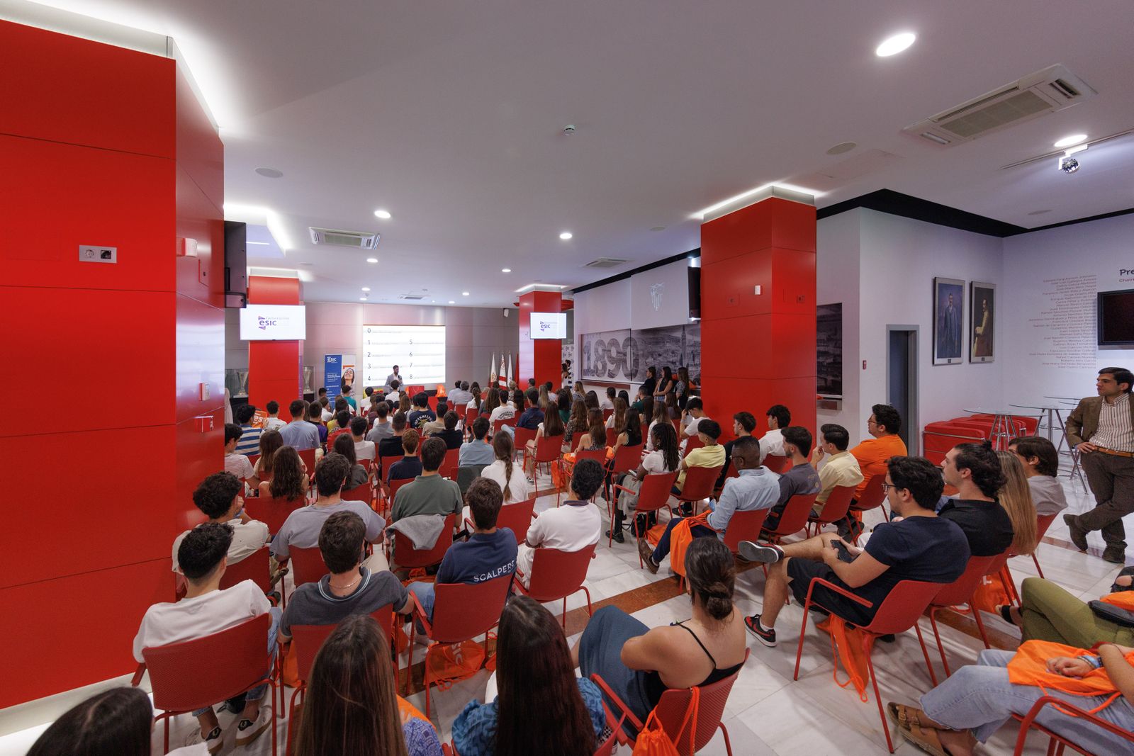 Generación ESIC, el mayor evento de orientación universitaria del país repite en Sevilla para acompañar a los jóvenes preuniversitarios