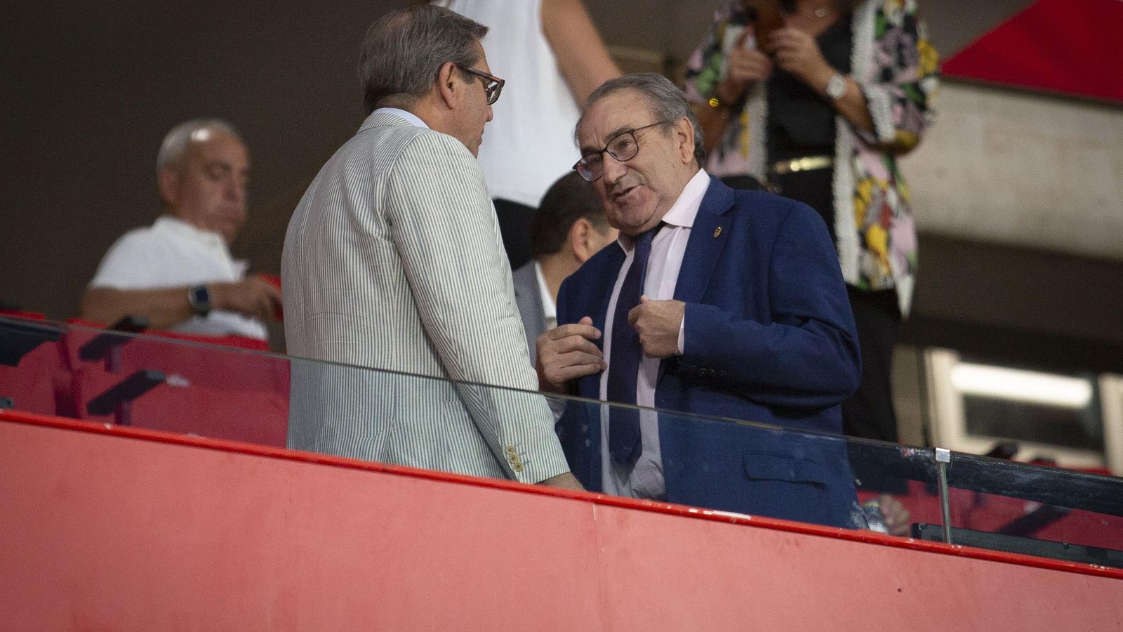 Búscate en la grada de Los Cármenes durante el Granada CF-Málaga CF