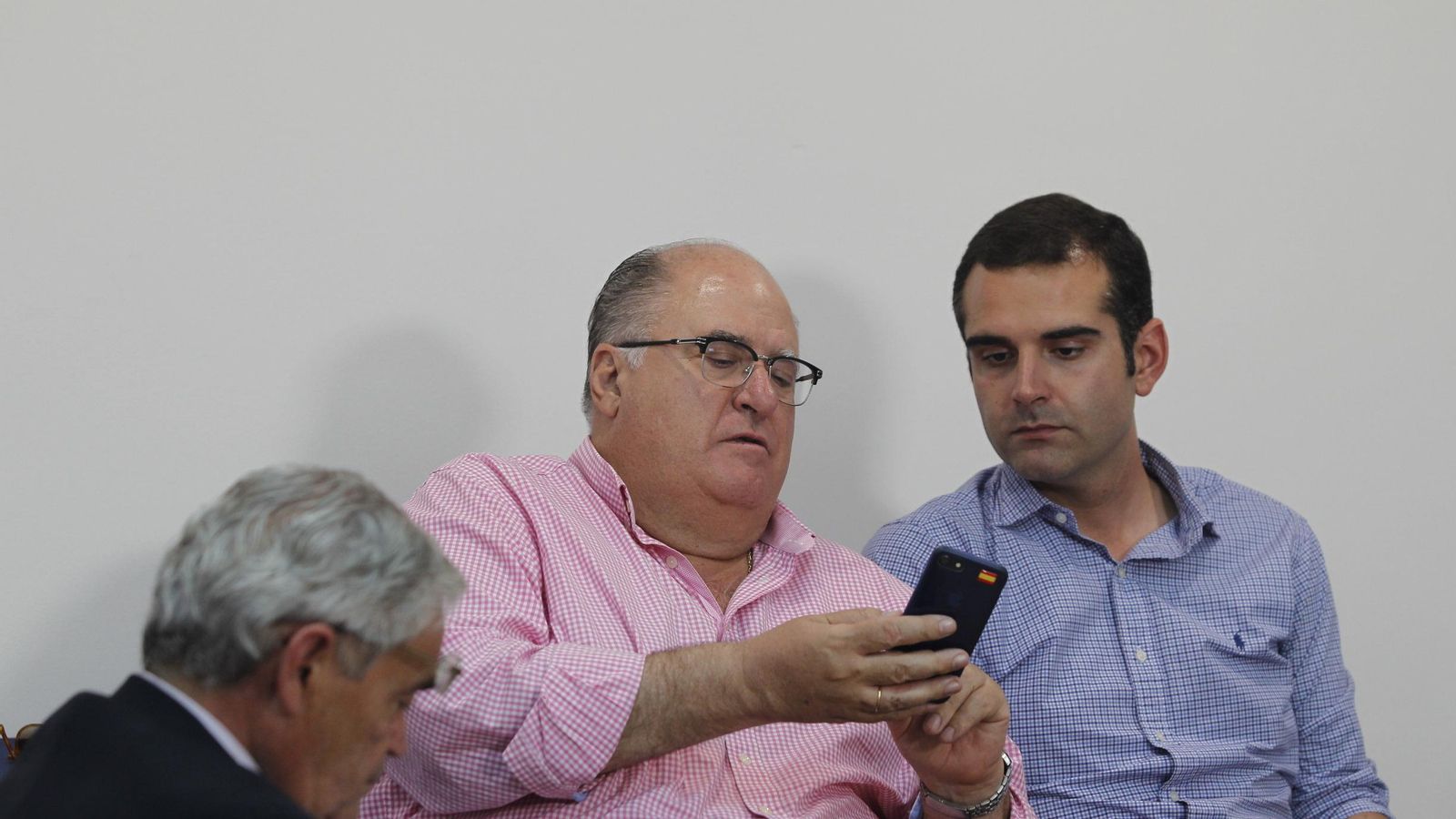 El senador Eugenio Gonzálvez durante una junta directiva provincial del PP almeriense