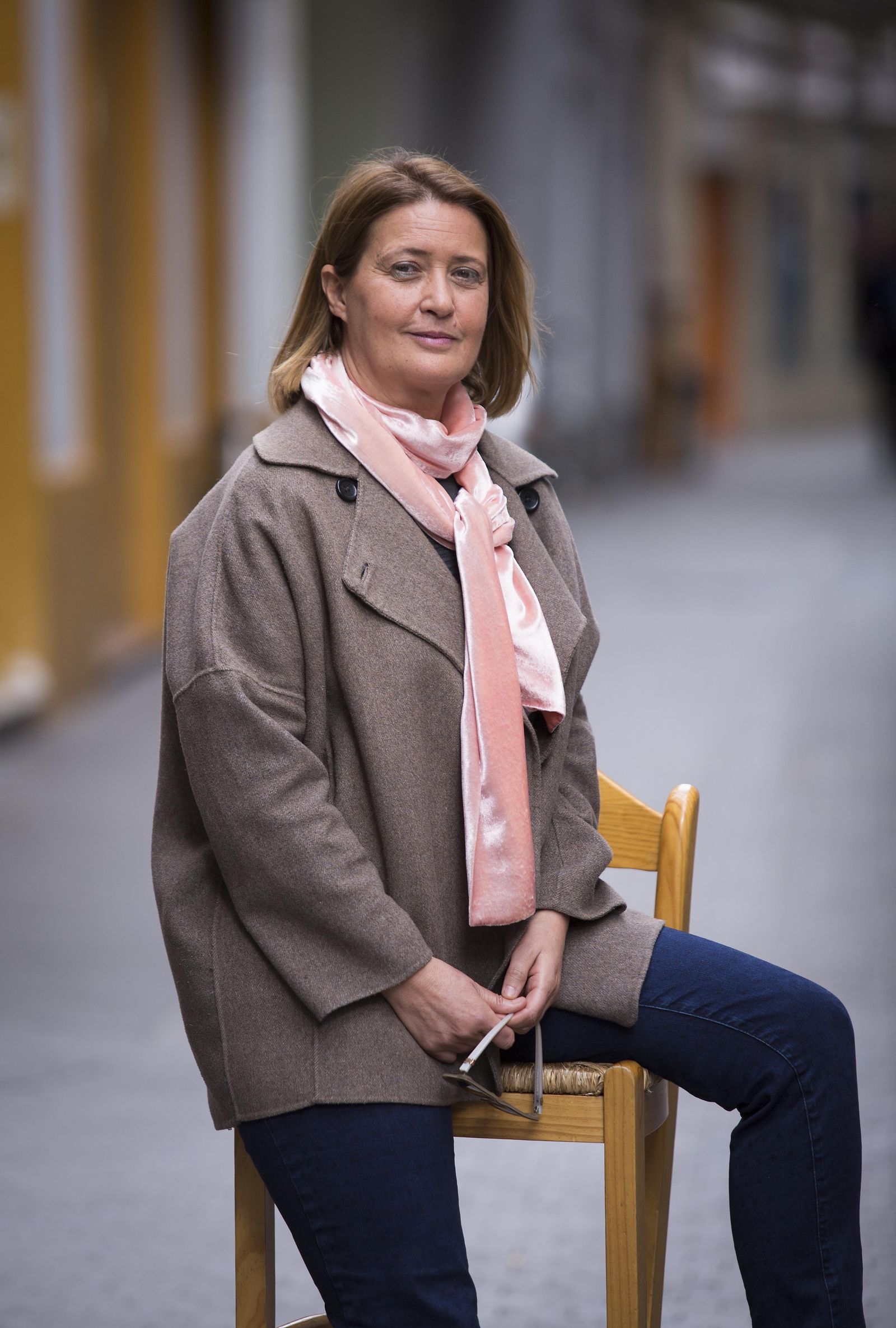 Berta Vias Mahou (Madrid, 1961), retratada en una calle del centro de Sevilla.