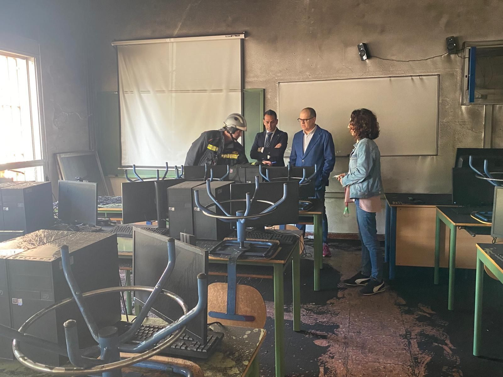 Aula del IES Fuente de la Peña tras el incendio.