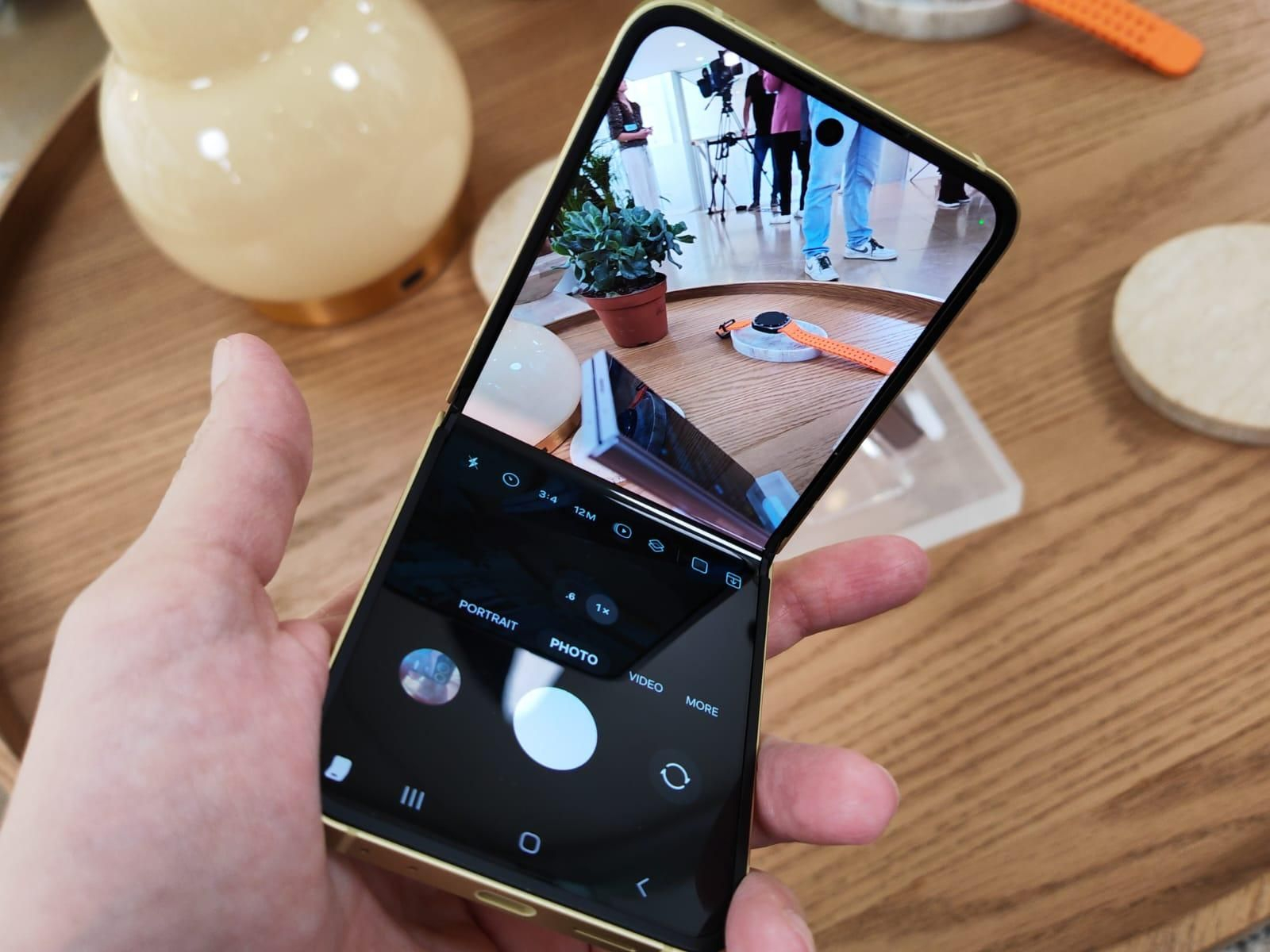 Samsung Galaxy Z Flip6