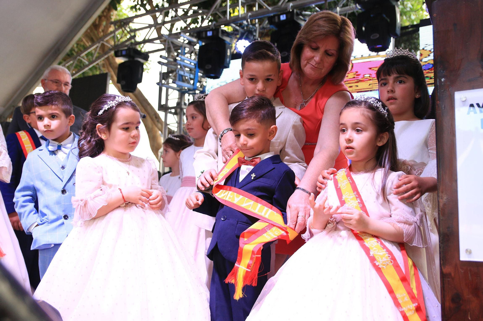Pregón y coronación de reinas y damas de honor en las fiestas de Canjáyar
