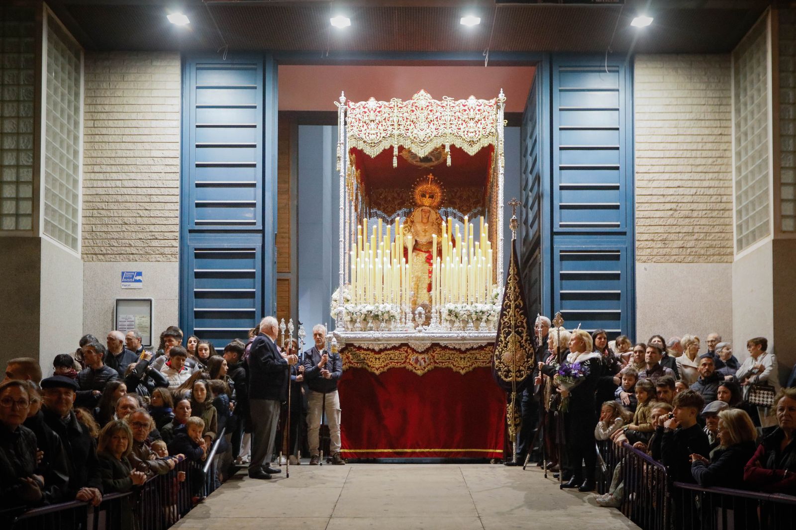 La procesión del Encuentro, en imágenes