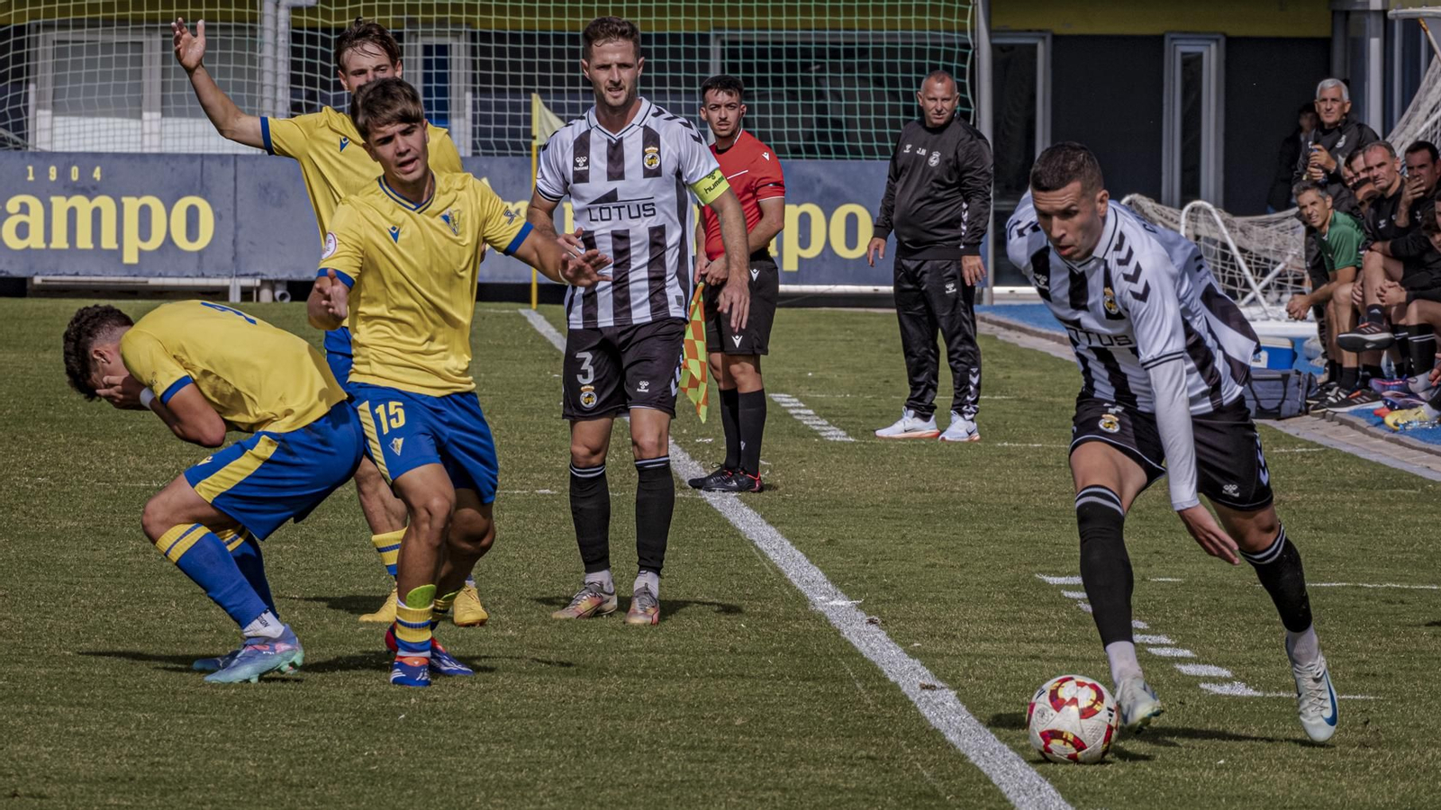 Las imágenes del partido entre Cádiz Mirandilla y La Balona.