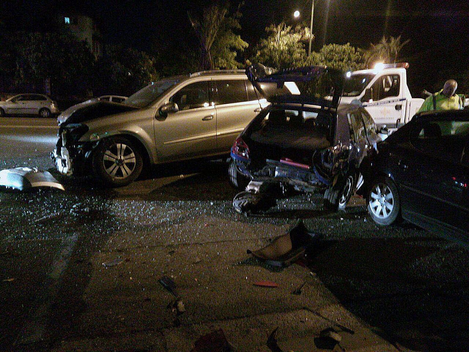 Aparatoso accidente de trafico en el paseo de la Palmera.