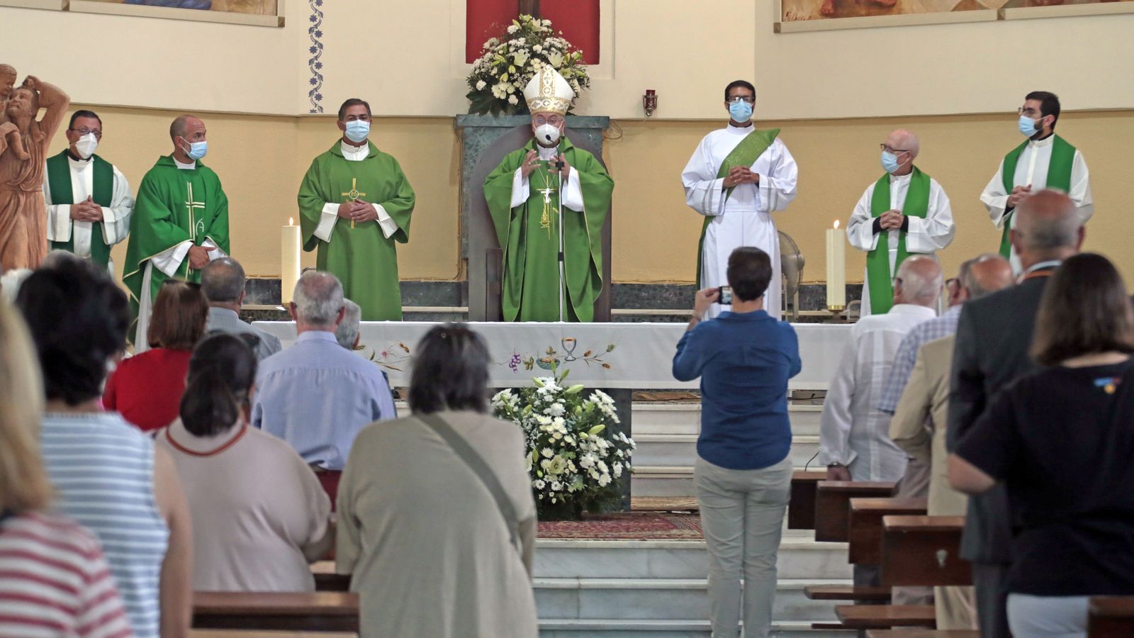 El obispo de Jerez visita San Rafael