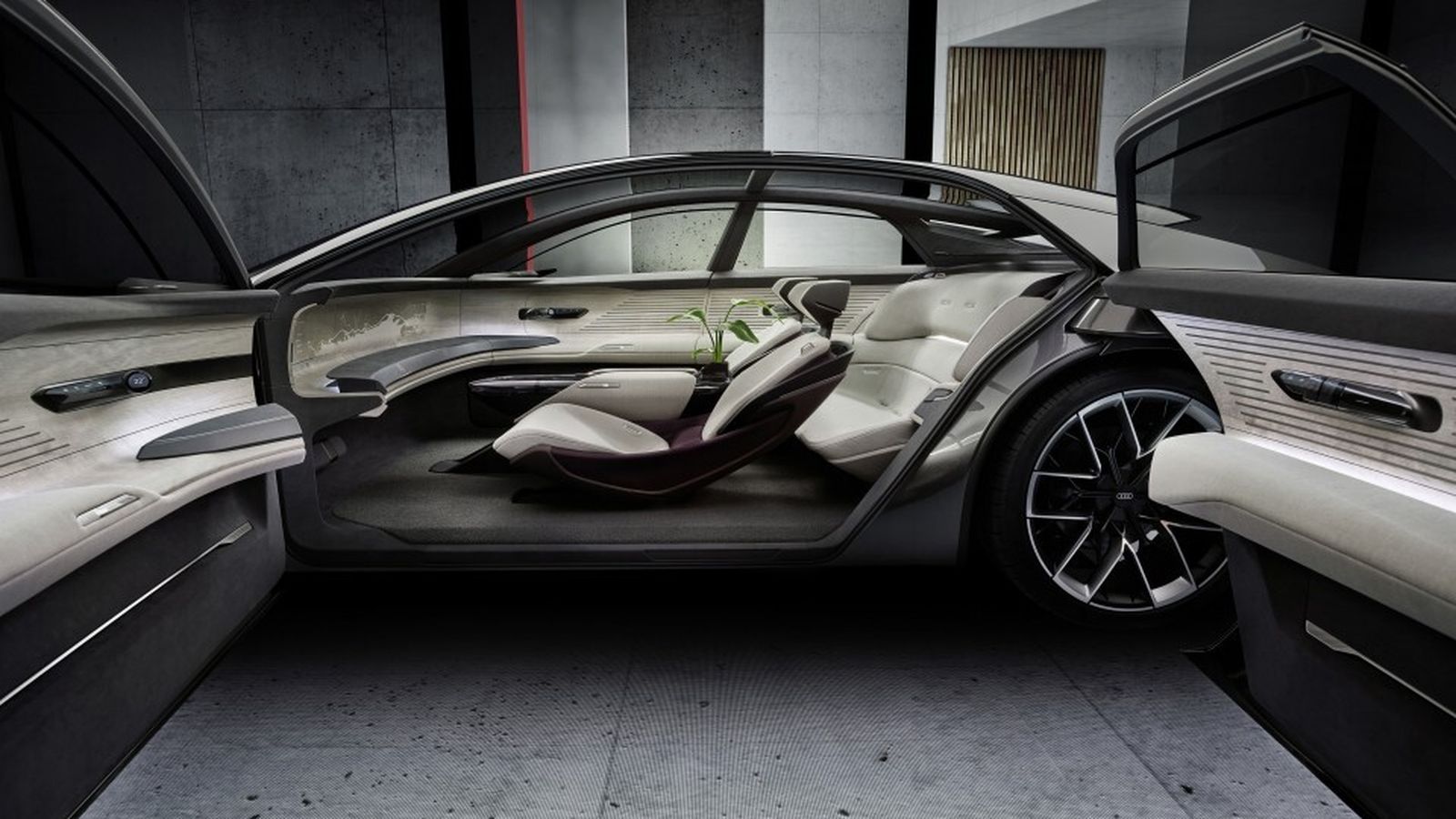 Si optamos por la conducción autónoma, los controles se hacen superfluos, lo que permite definir el habitáculo como un espacio de confort.