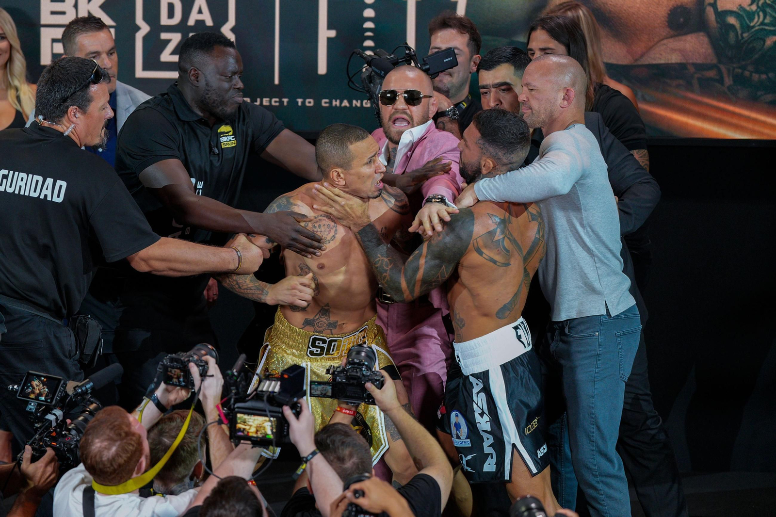 Marbella, bronca en el epicento del show de McGregor y BKFC Marbella, bronca en el epicento del show de McGregor y BKFC