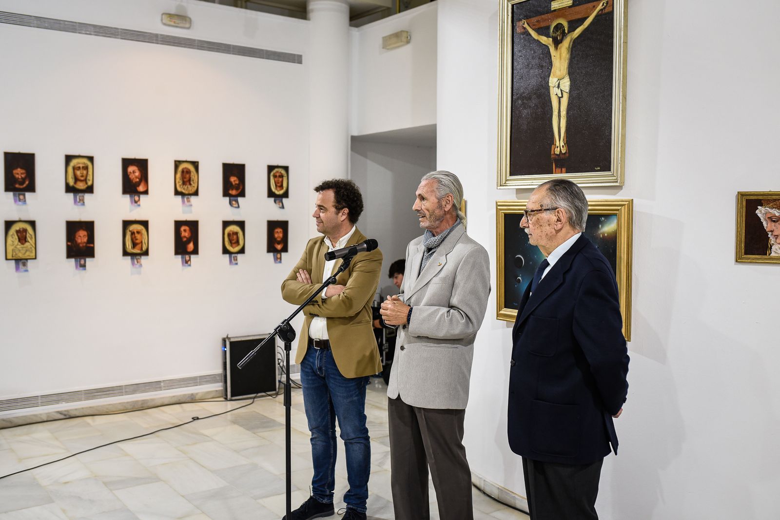 Imágenes de la inauguración de la exposición "Por Huelva y su Semana Santa"