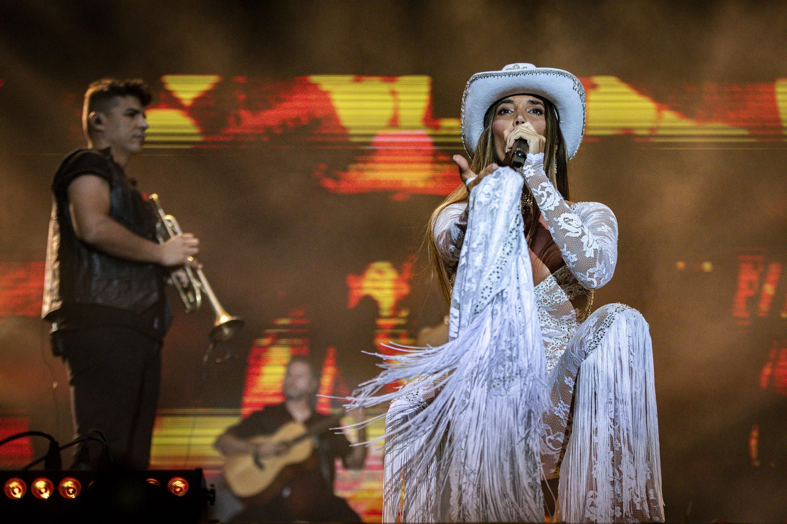 Búscate en las imágenes del concierto de India Martínez en San Fernando