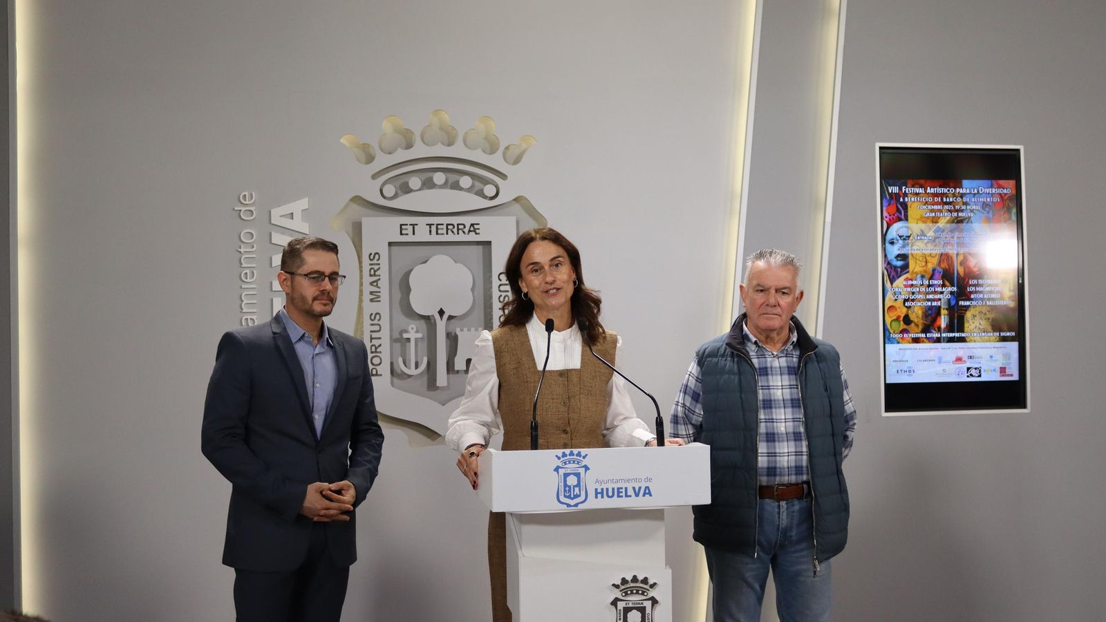 David Núñez, Adela de Mora y Manuel Ángel Pulido en la presentación del Festival Artístico de la Diversidad.
