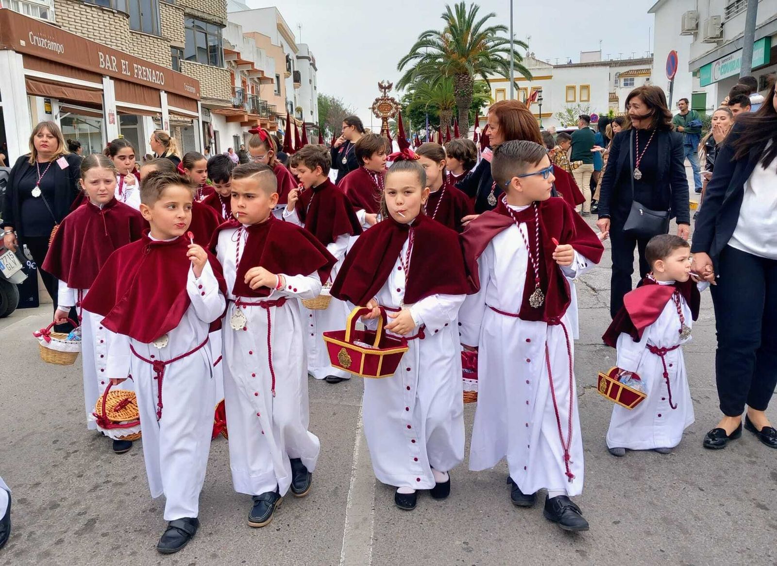 Todas las imágenes de la Virgen de Afligidos restaurada y del martes santo en Chiclana