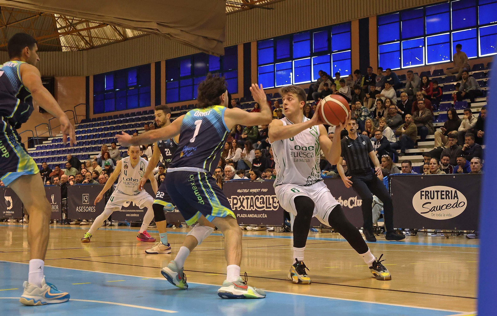 Las mejores fotos del Udea - Huesca, con Scariolo como espectador en el Doctor Juan Carlos Mateo