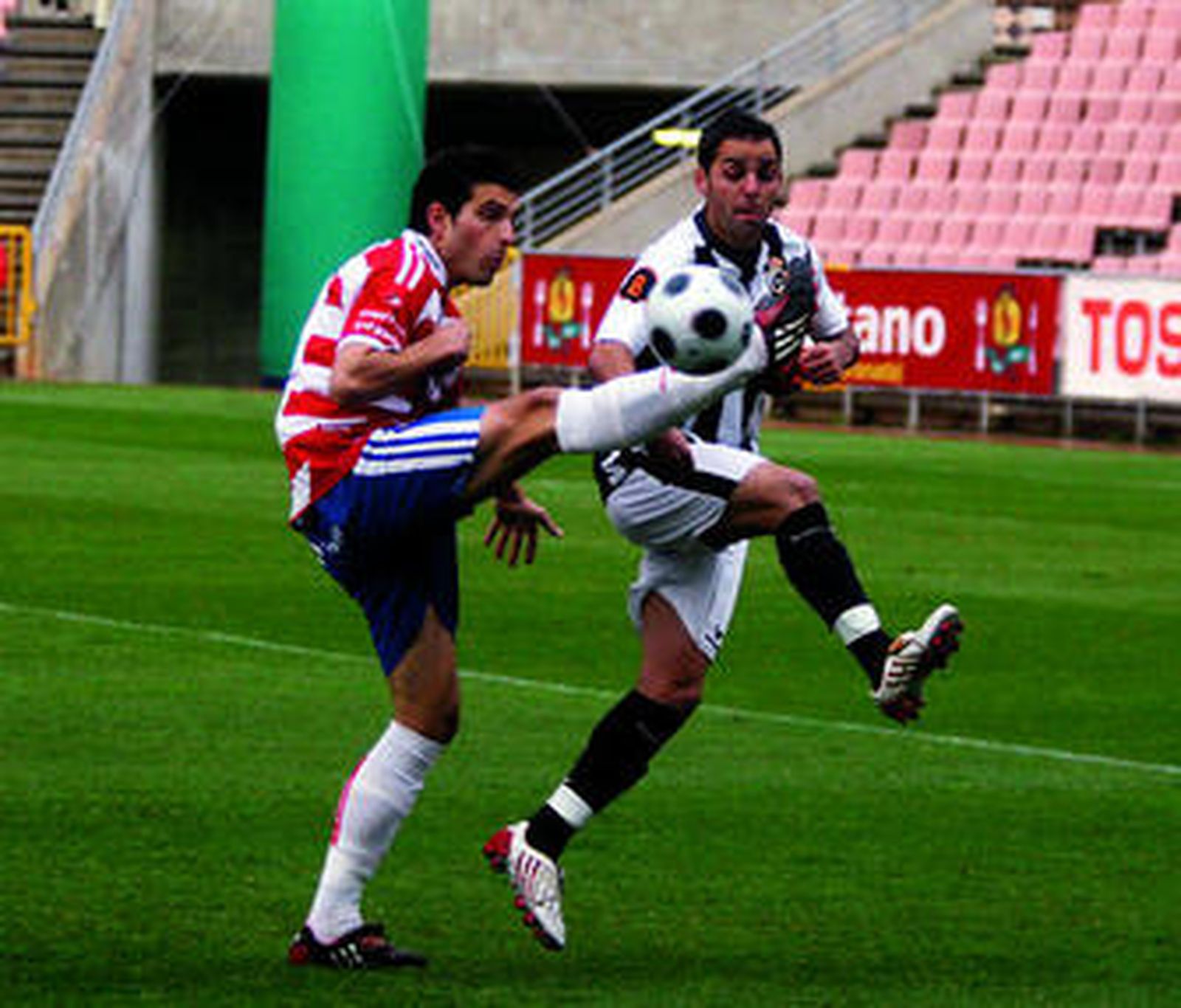 Lucena ha ofrecido un buen rendimiento la última temporada y ha despertado el interés de otros clubes.