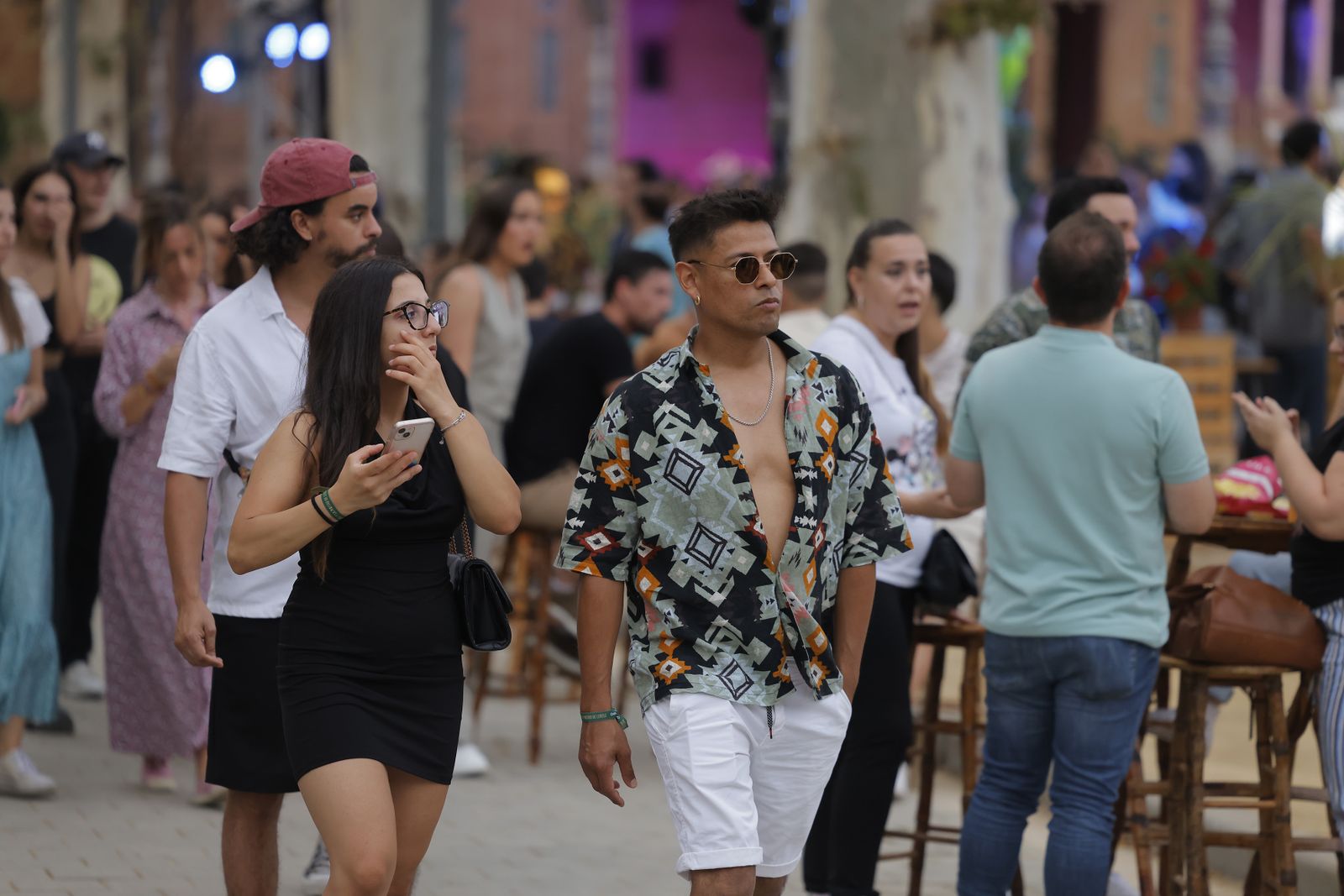 Búscate en las fotos del concierto de Bizarrap