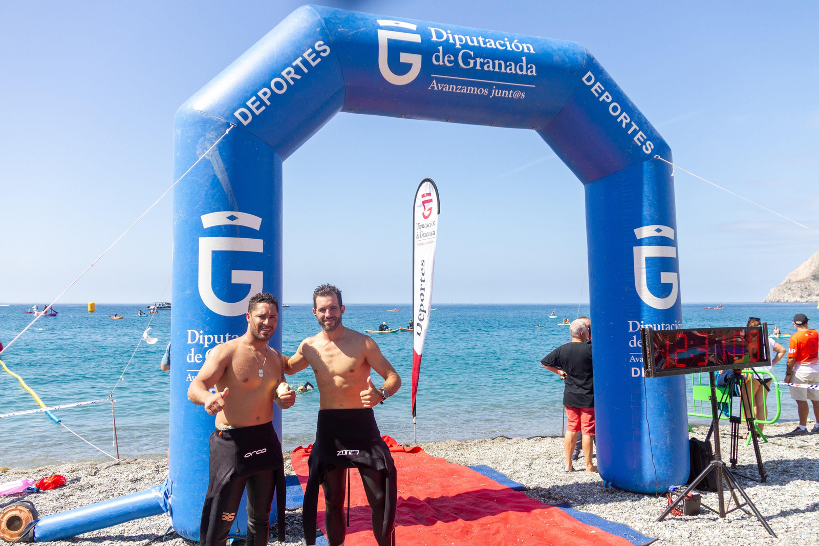 Así ha sido la XXI Travesía a Nado de la Bahía de La Herradura