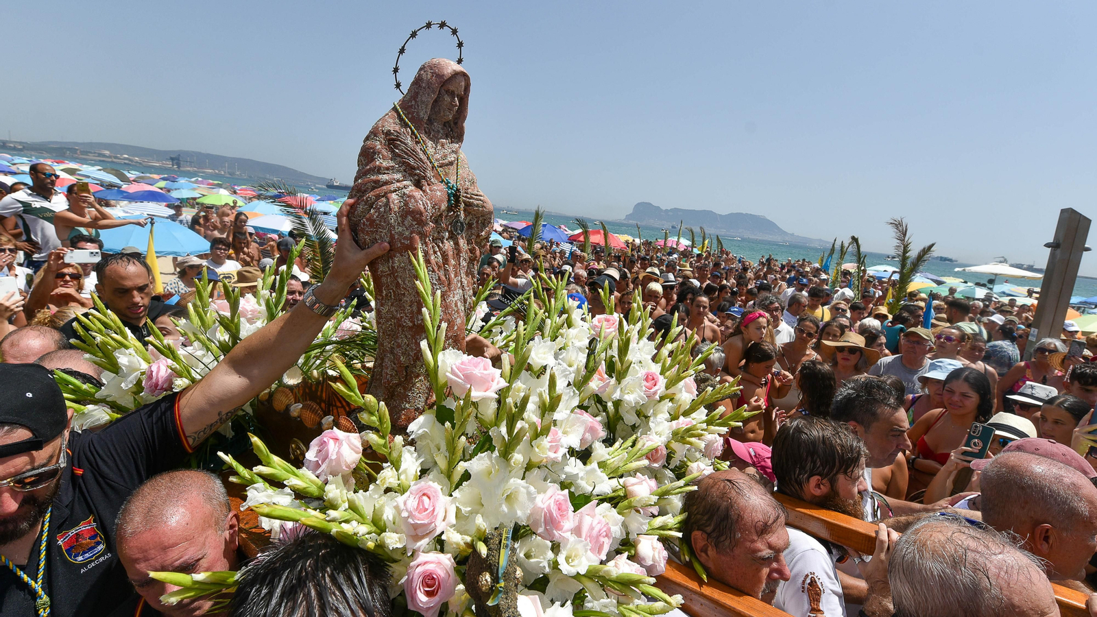 La romería marítima de la Virgen de la Palma en El Rinconcillo, en imágenes