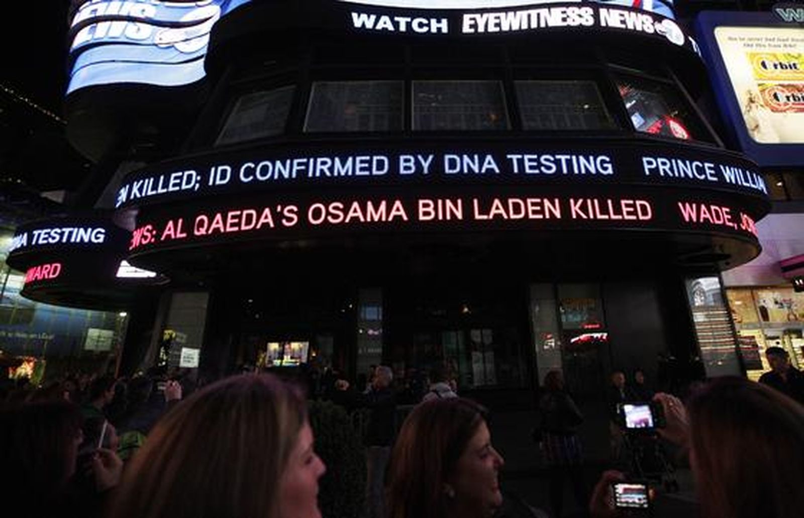 Un letrero neoyorquino anuncia la muerte de Ben Laden.

Foto: AFP/Reuters/EFE