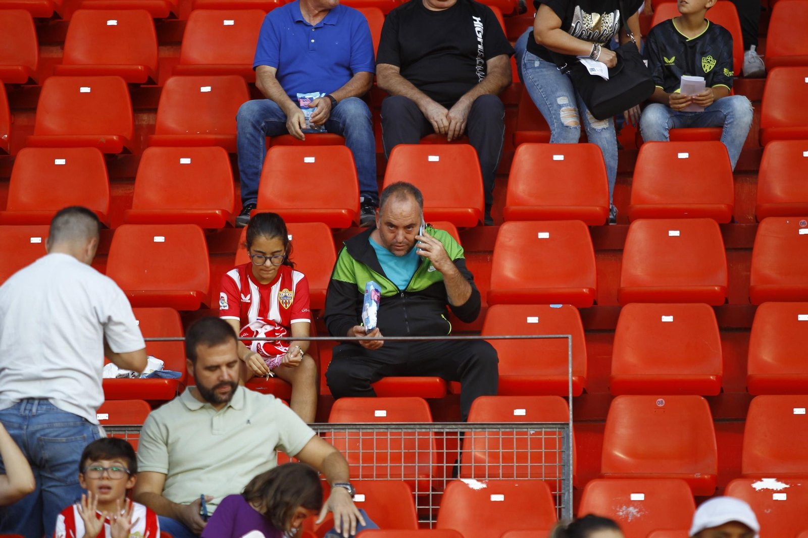 Búscate en las fotos del partido Almería-Albacete