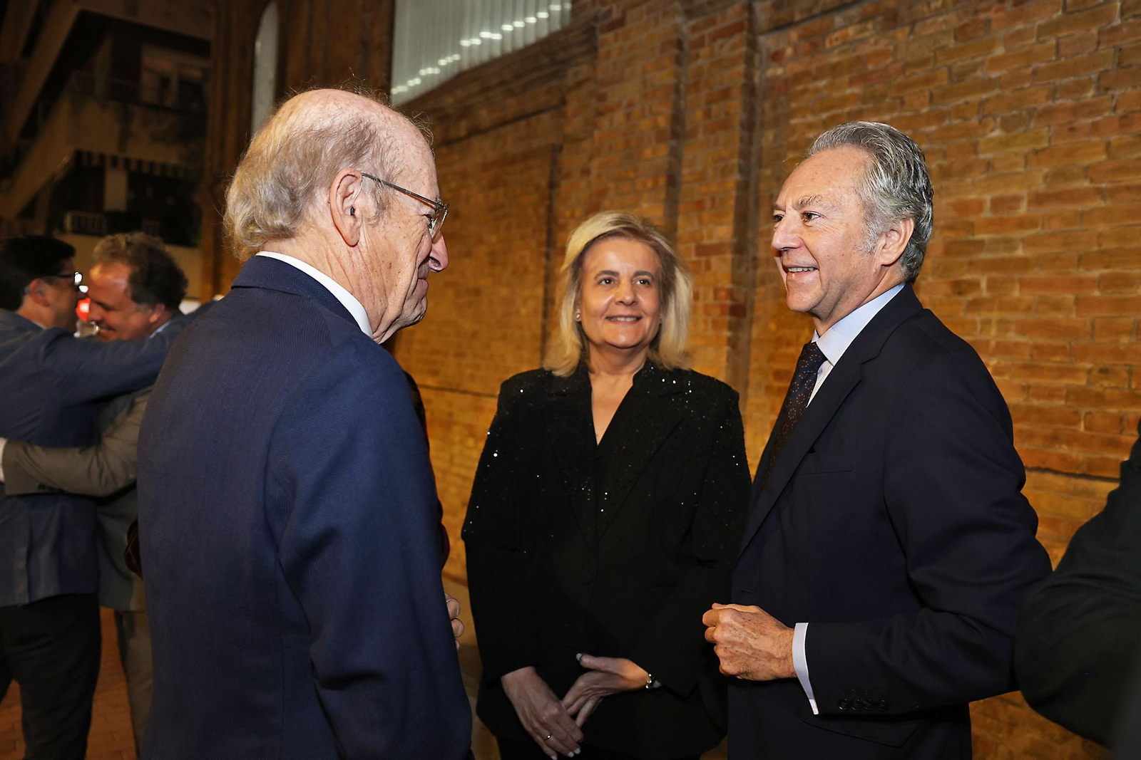 Imágenes de los invitados a la gala de los  37 premios Onubenses del Año