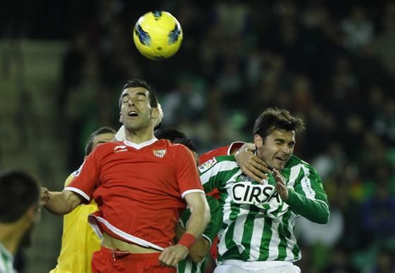 Betis y Sevilla empatan en el Benito Villamarín (1-1). / Antonio Pizarro