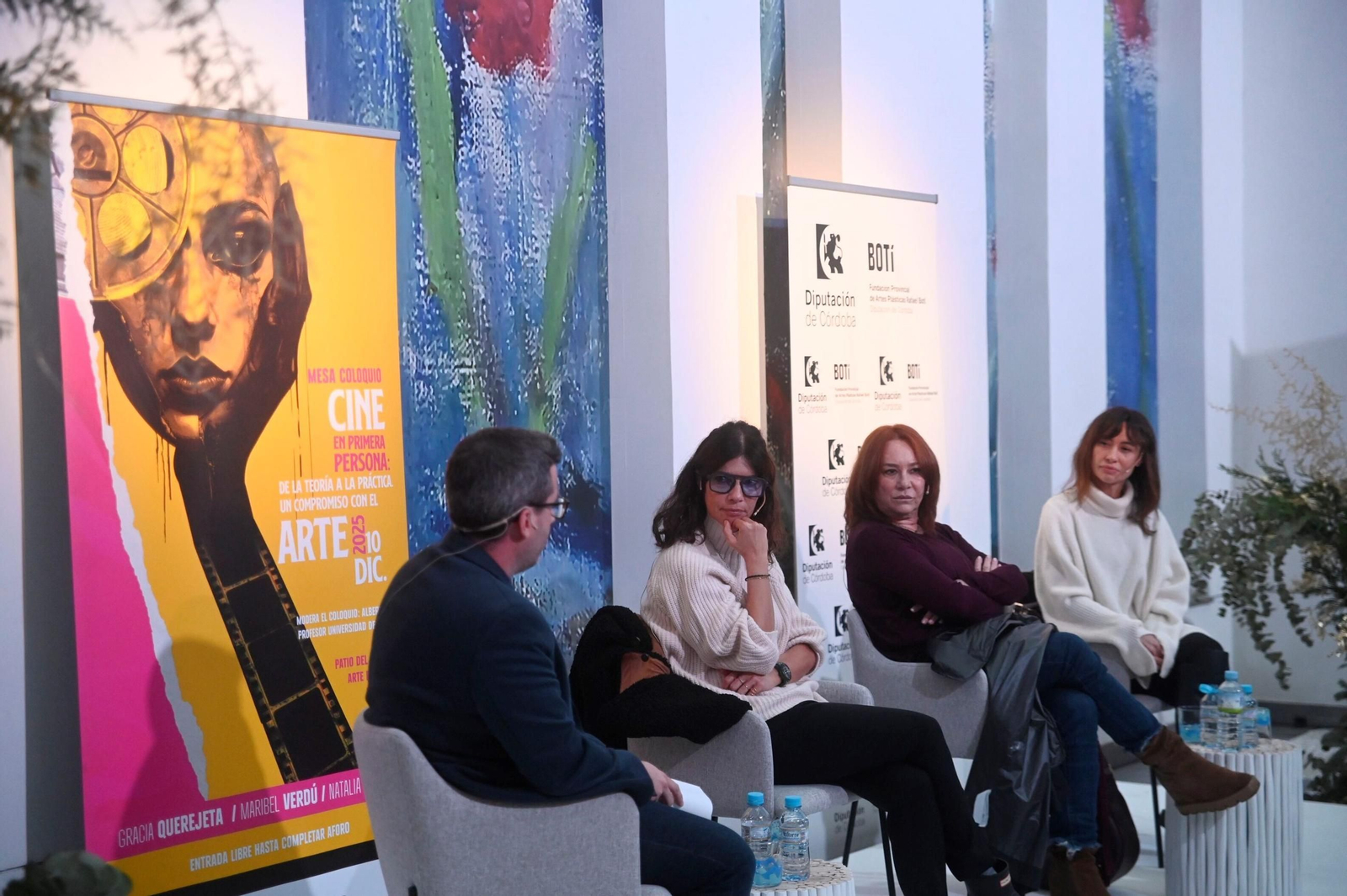 Maribel Verdú, Gracia Querejeta y Natalia Verbeke, en la sede de la Fundación de Artes Plásticas Rafael Botí.