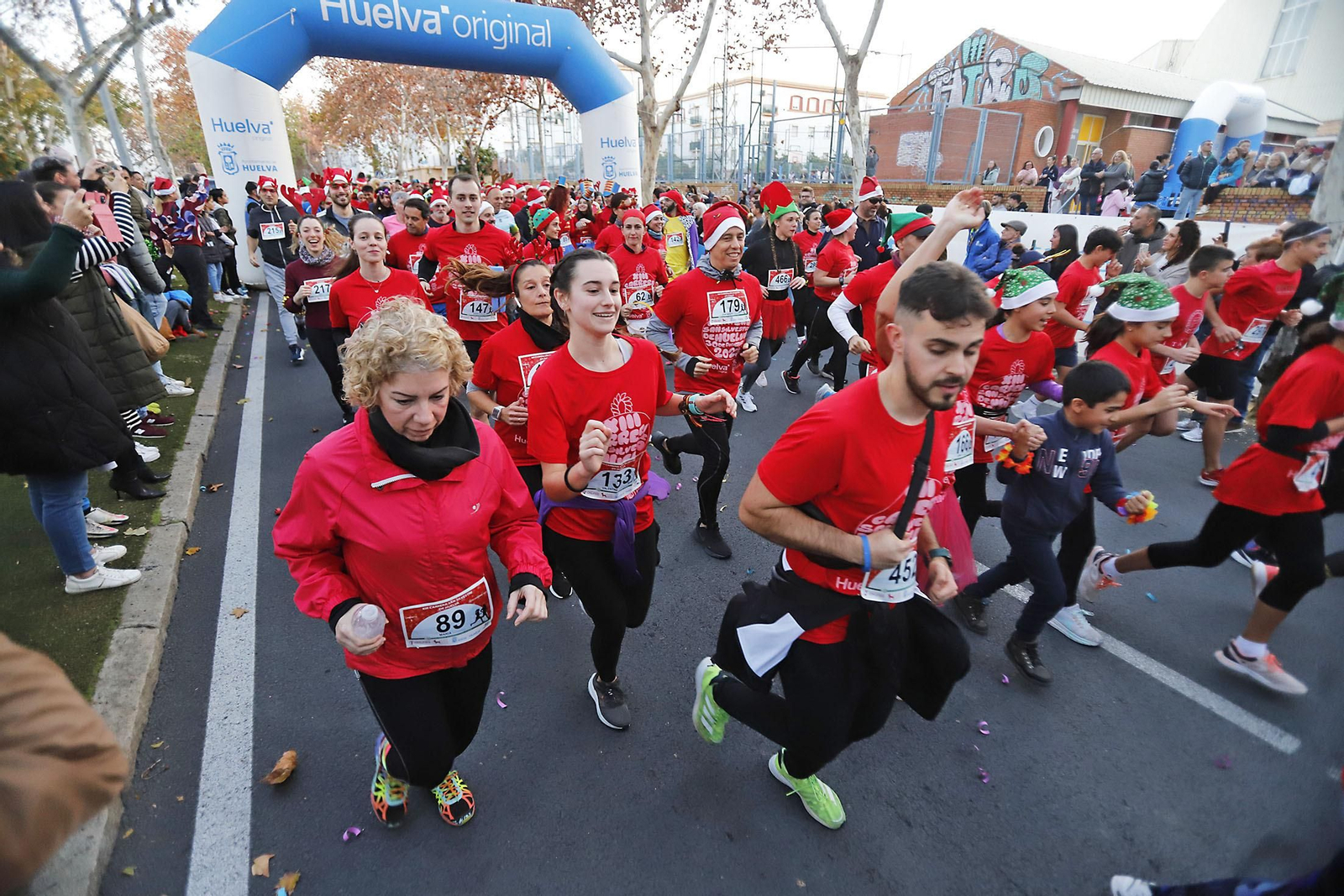 Imágenes de la XIII carrera de San Silvestre en Huelva