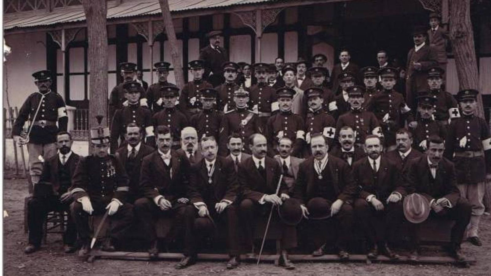 Componentes de la Cruz Roja, en el Kursaal.