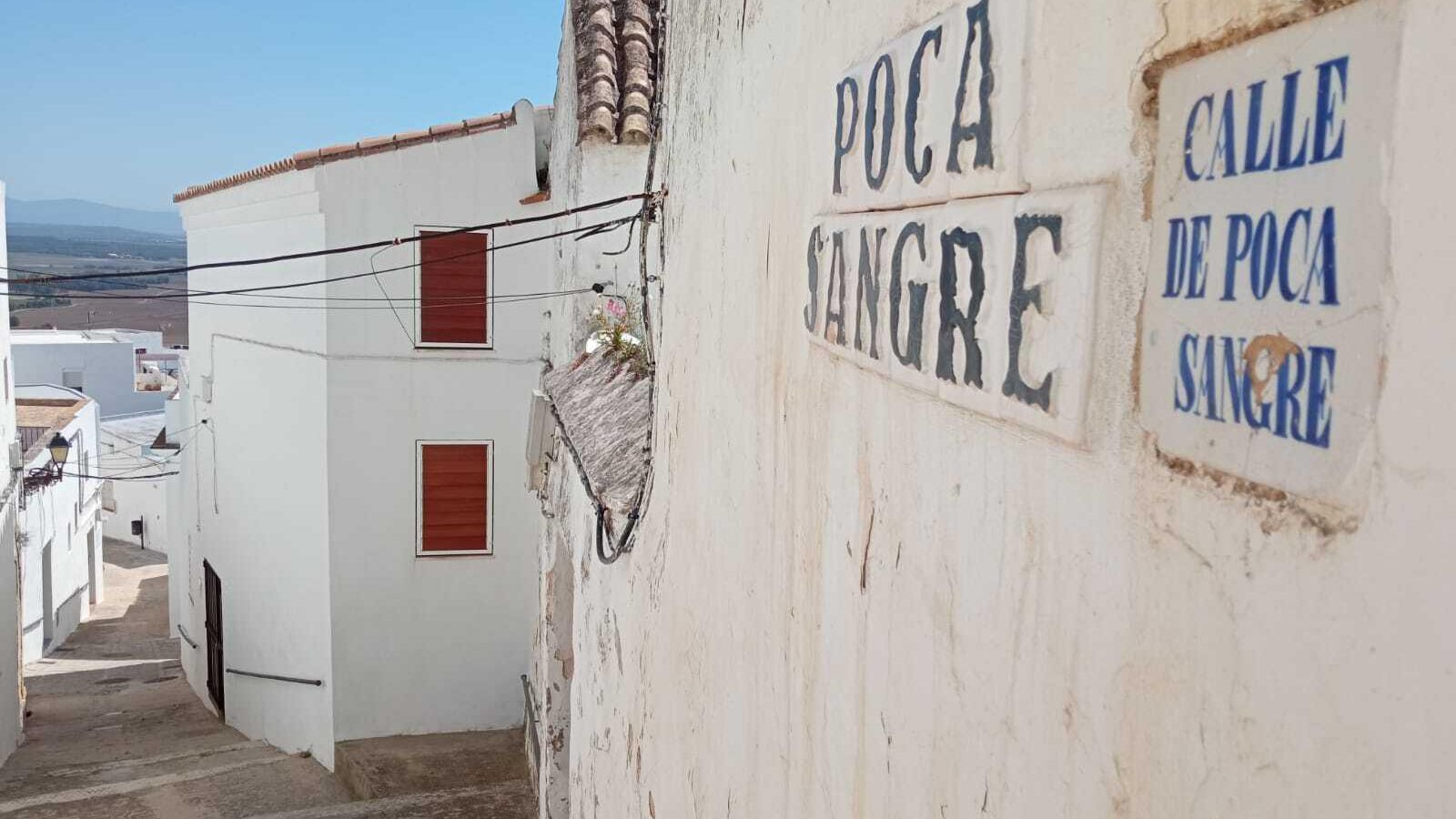 Dos referencias para una misma calle.