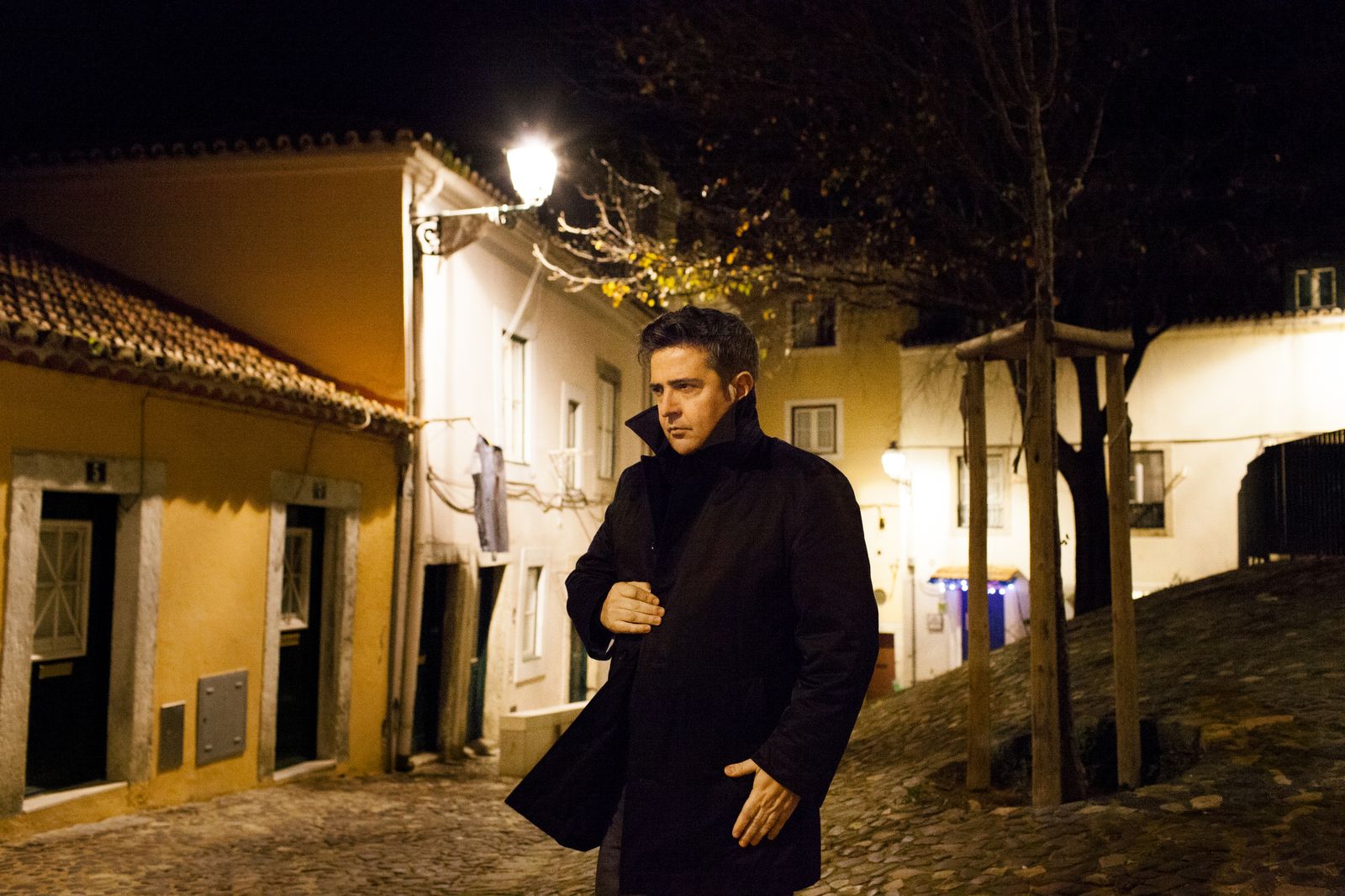 Helder Moutinho (Oeiras, Lisboa, 1969) en el barrio de la Mouraria.