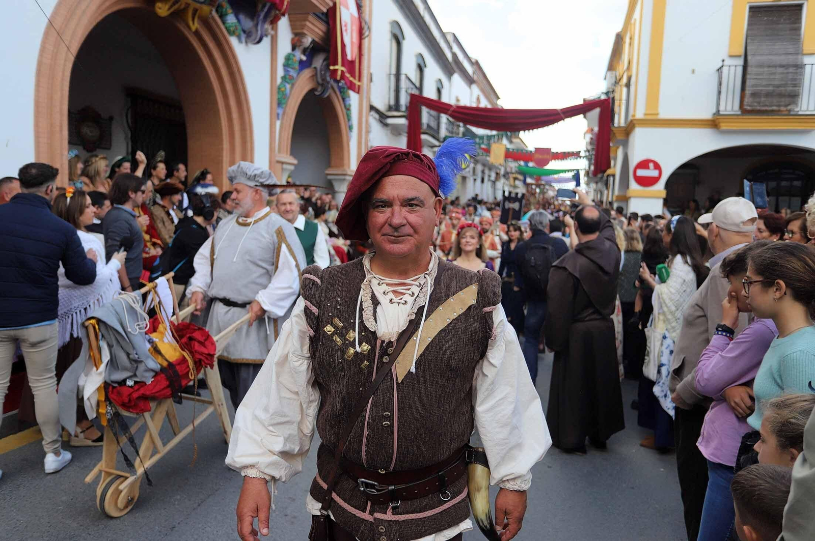 Imágenes del gran ambiente en la Feria Medieval de Palos de la Frontera, Huelva