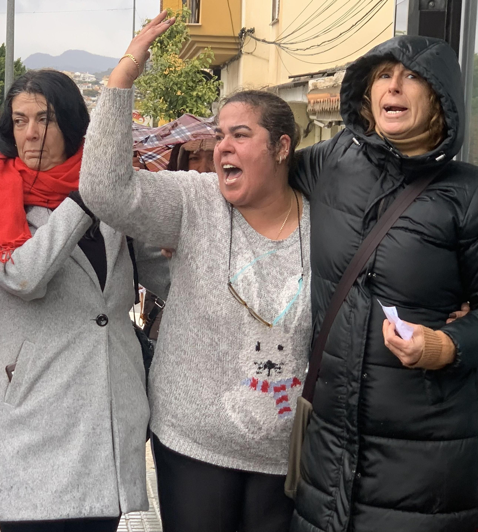 El grito de desesperación de Amina, la mujer desahuciada este miércoles.