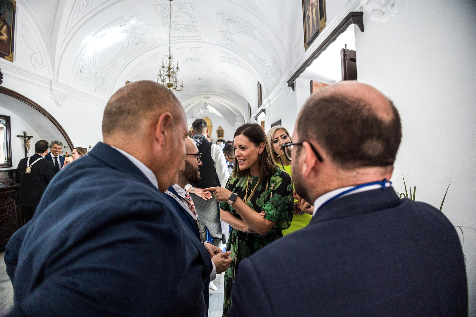 Las imágenes de la función y el besamanos a la Virgen del Carmen en San Fernando