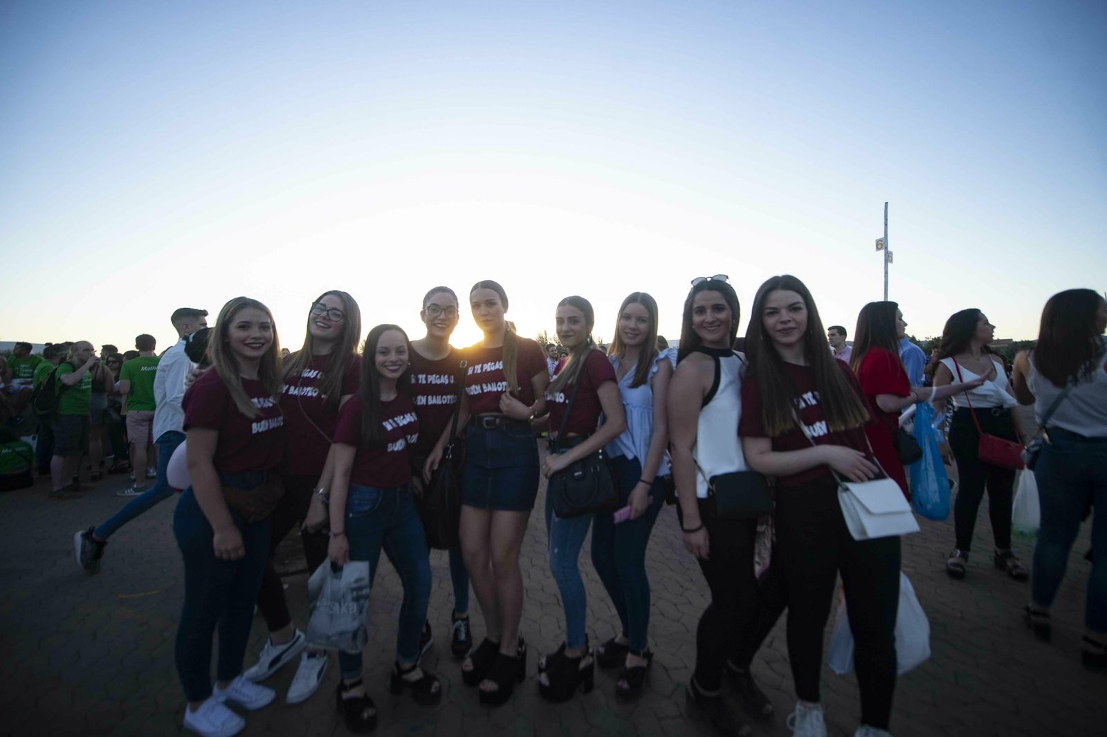El botellón y la calle del Infierno de la Feria, en imágenes