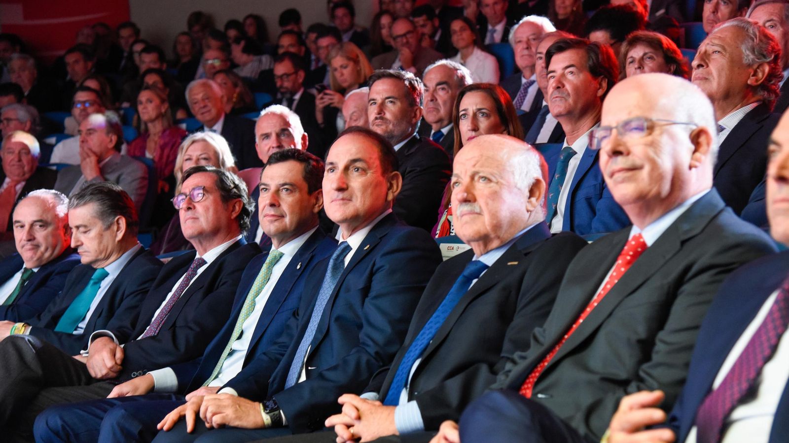 La representación institucional durante el desarrollo del acto en la sede de la CEA. La representación institucional durante el desarrollo del acto en la sede de la CEA.