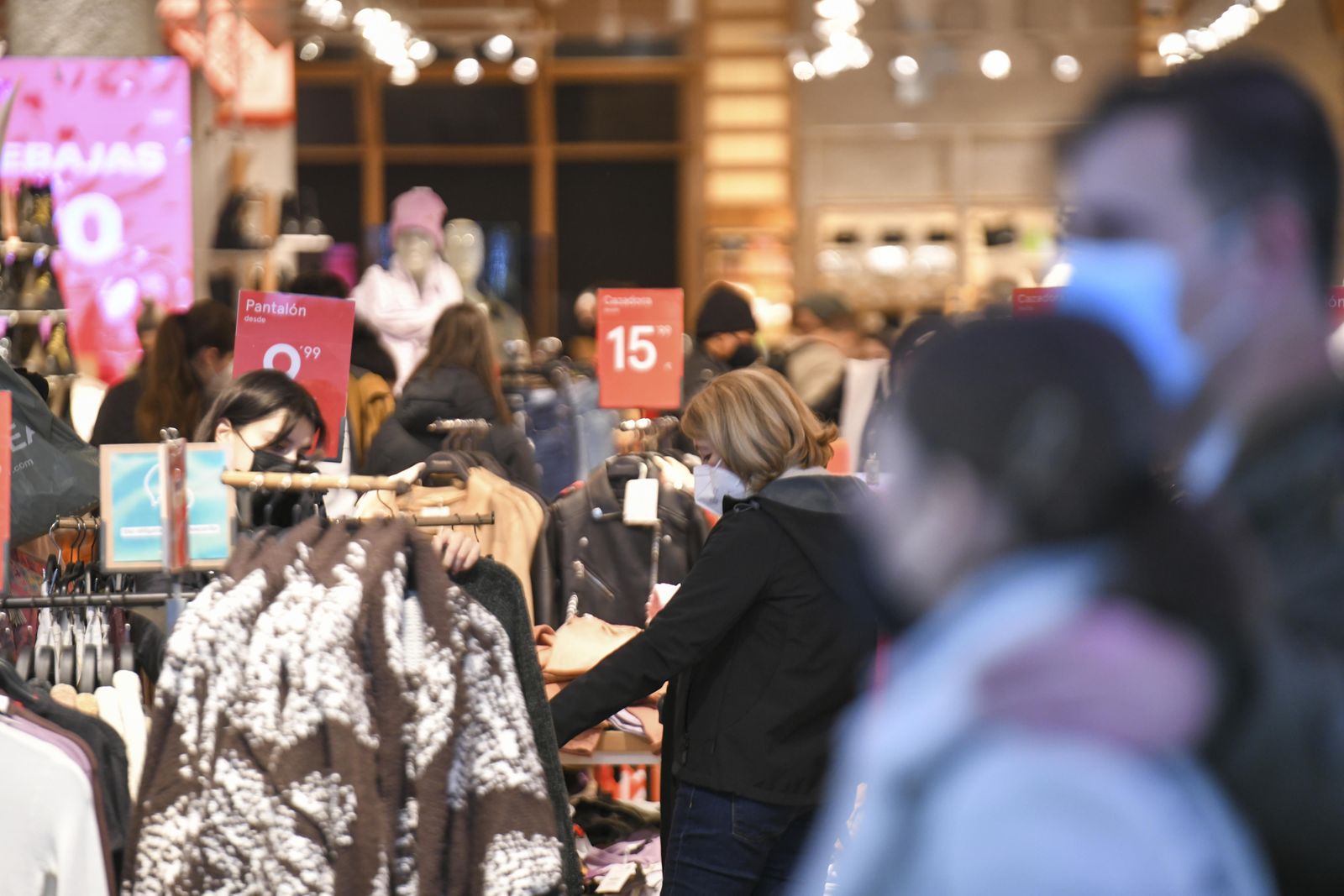 Fotos: las rebajas en el Nevada Shopping de Granada