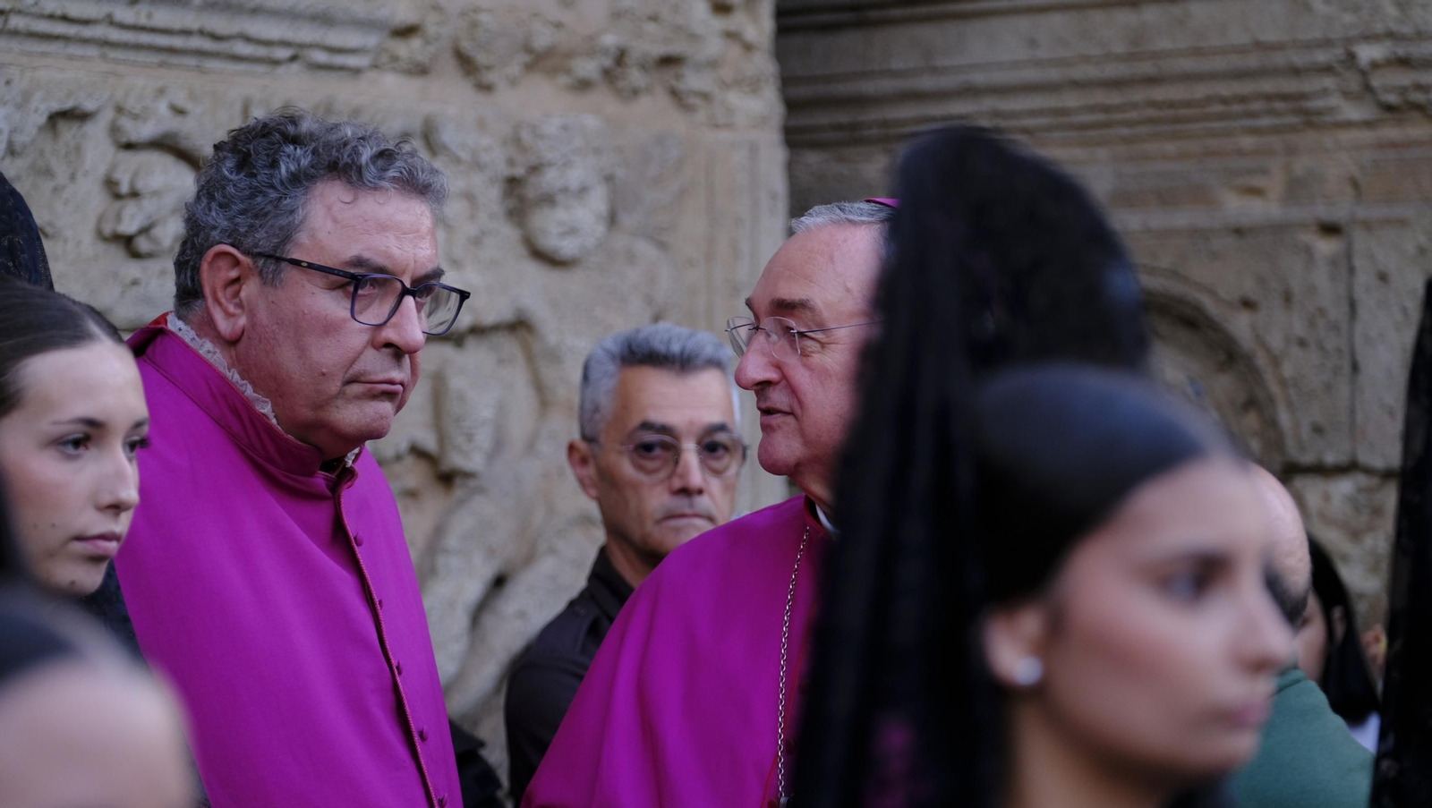 Estudiantes en la Semana Santa de Almería 2025