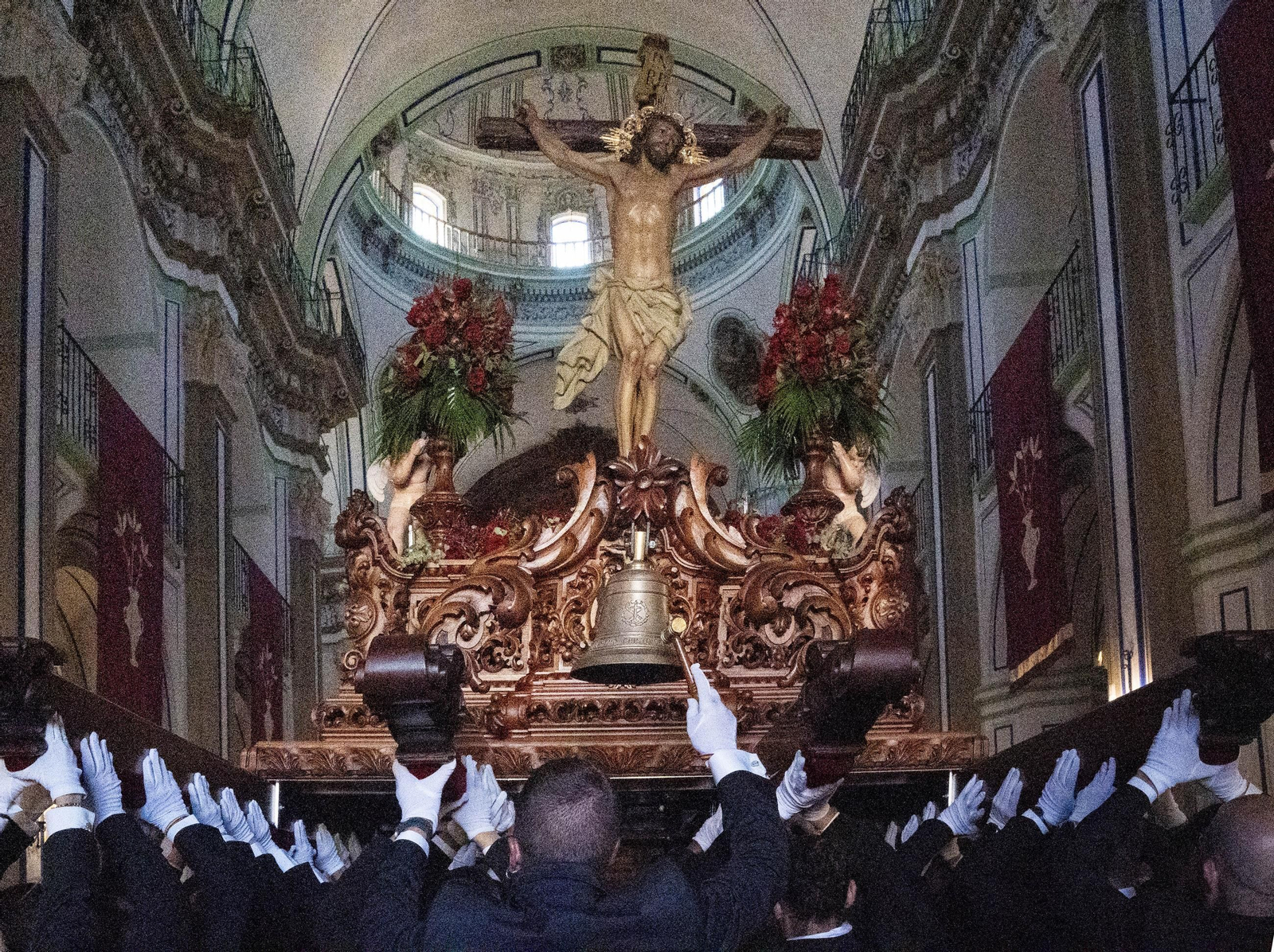 Eucaristía y procesión de Exaltación de la Cruz en la localidad de Vélez-Rubio