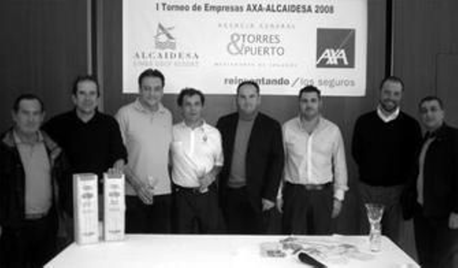 Vencedores y organizadores del I Torneo de Empresas Axa Alcaidesa disputado ayer.